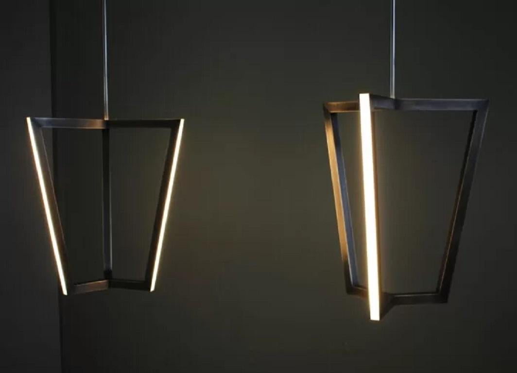 Lampada a sospensione in ottone dorato a forma geometrica tridimensionale di Christopher Boots In condizioni Nuovo in vendita a Geneve, CH