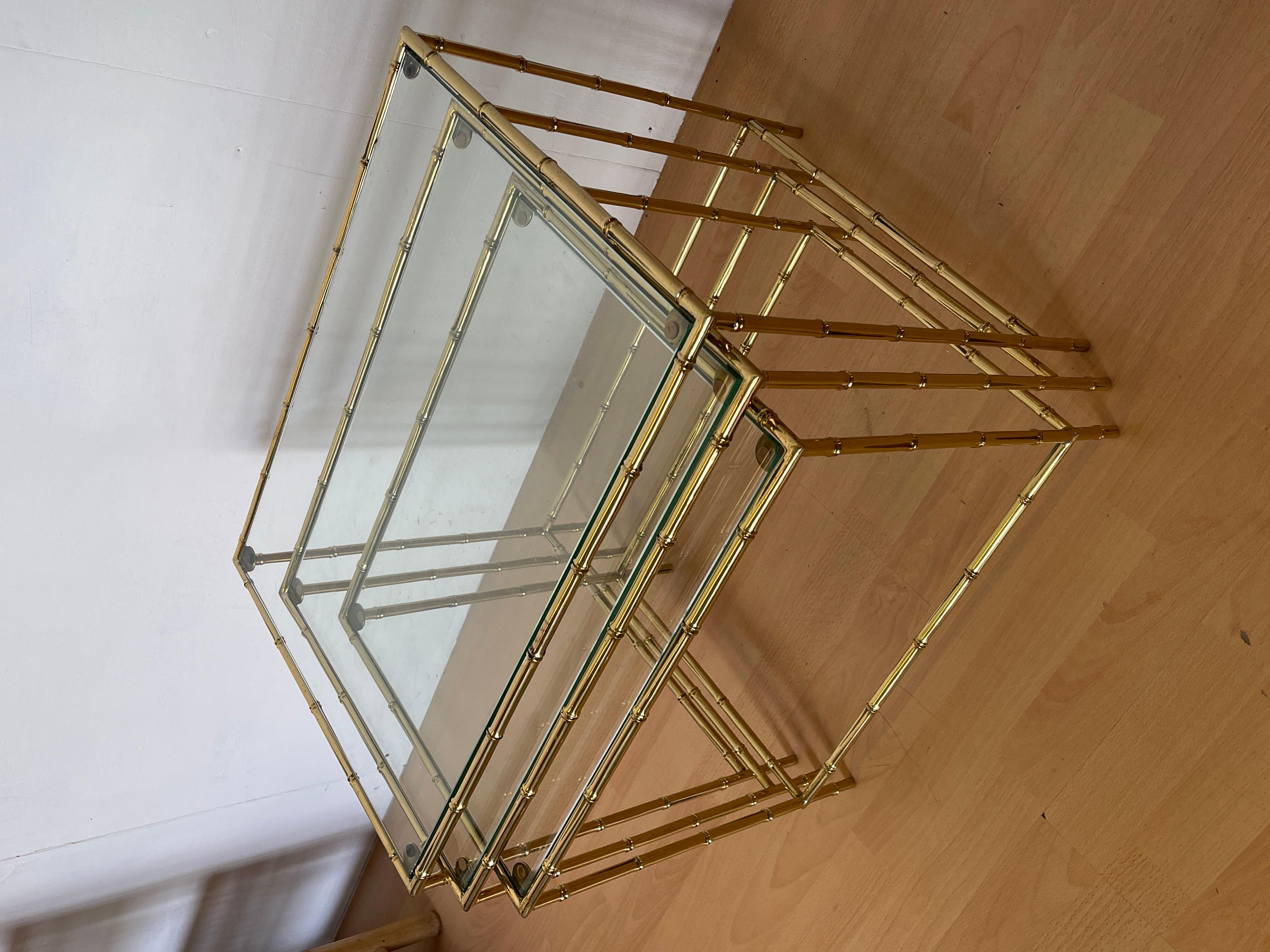 Tris di tavolini da salotto in ottone stile bambu design italiano anni '60 in vendita 6