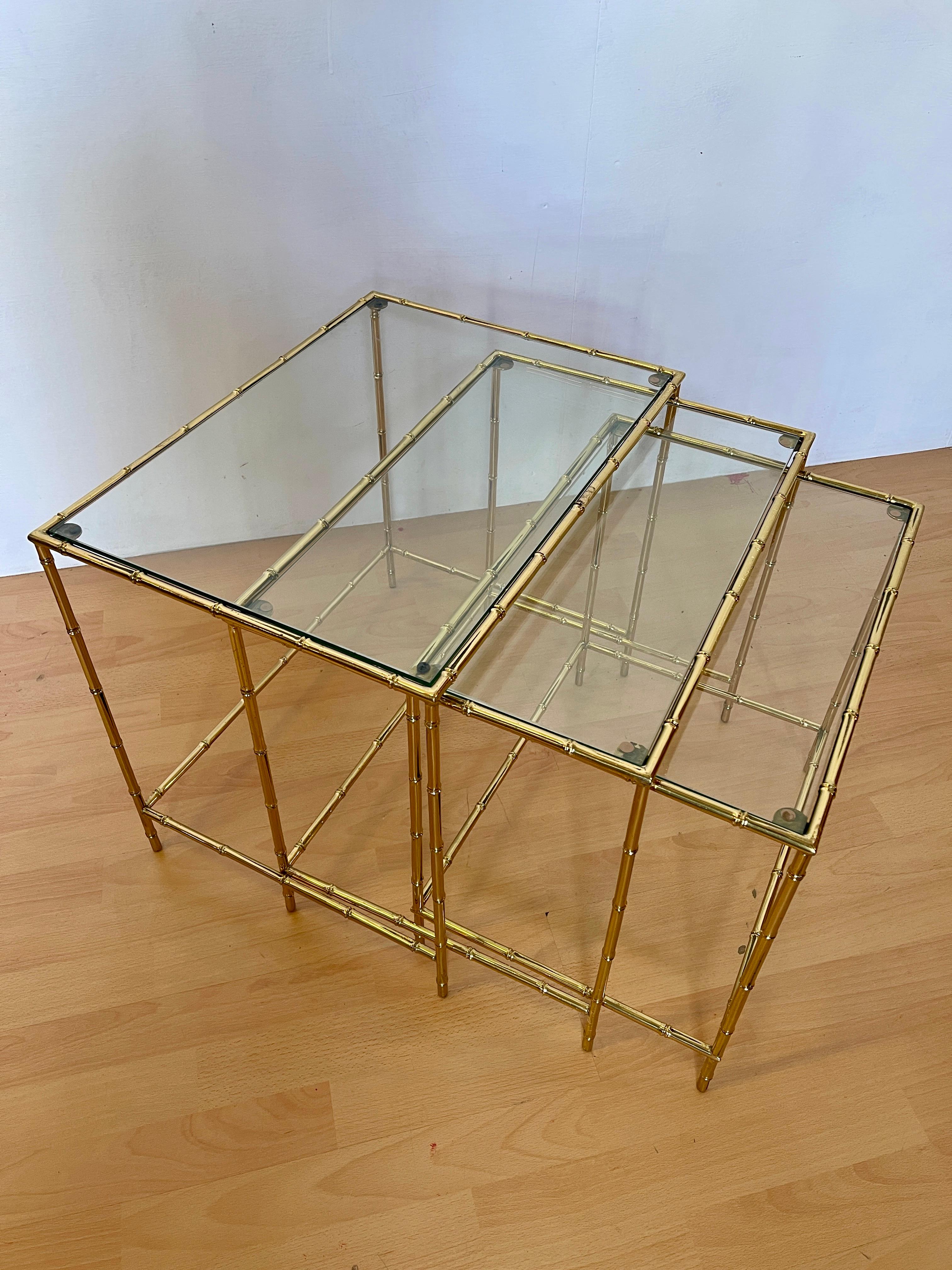 Italian Tris di tavolini da salotto in ottone stile bambu design italiano anni '60 in vendita