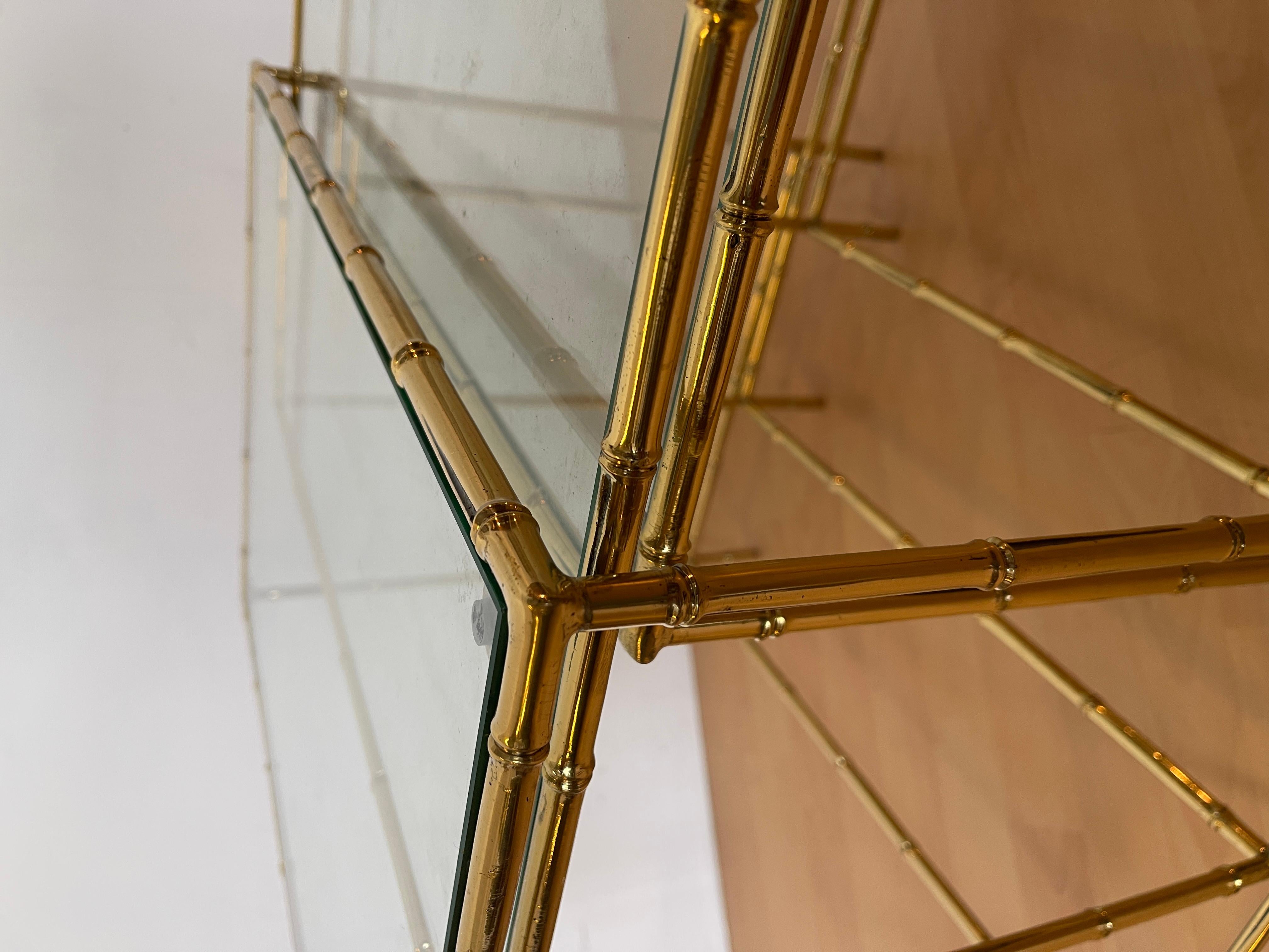 Ottone Tris di tavolini da salotto in ottone stile bambu design italiano anni '60 in vendita