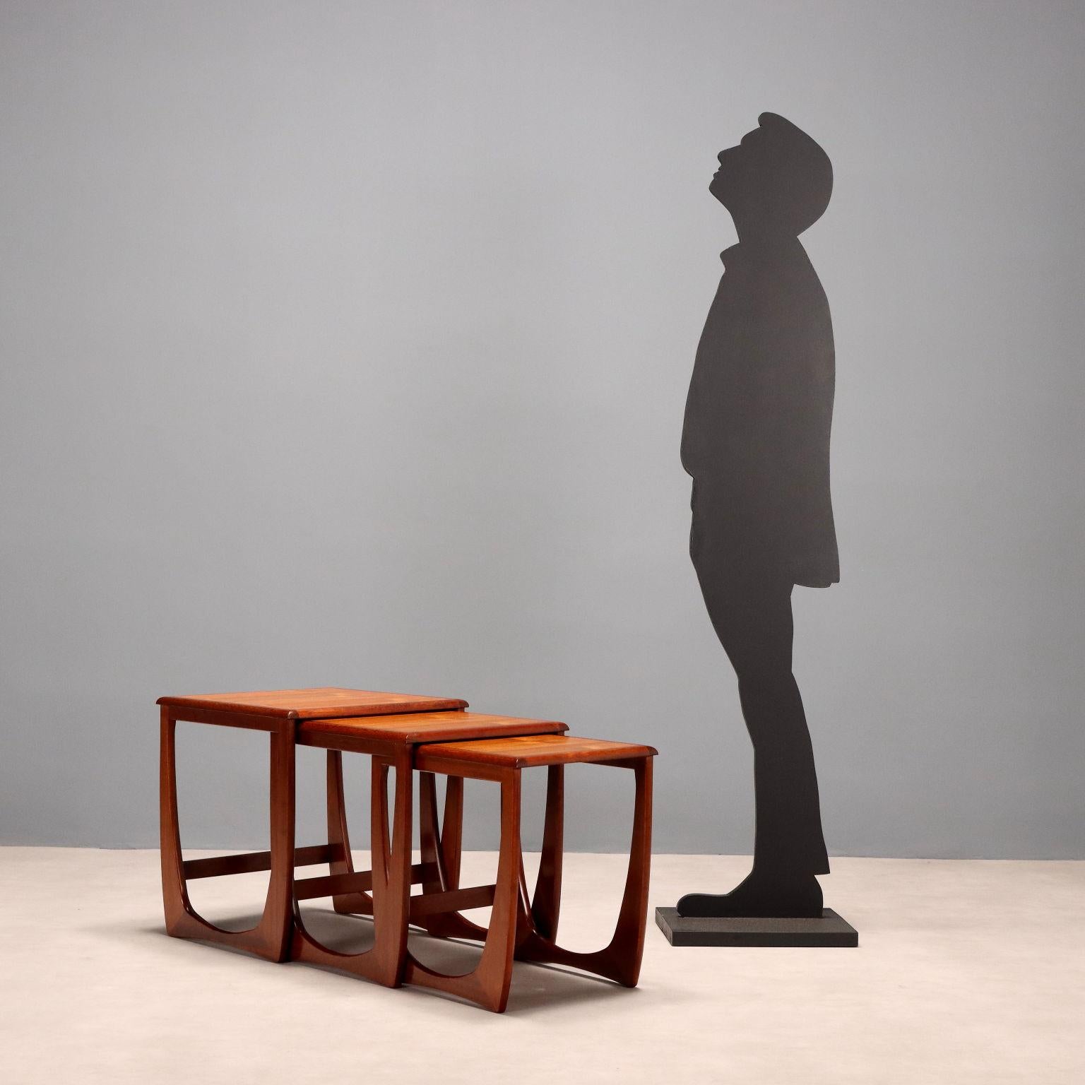 Mid-Century Modern Tris di Tavolini a Nido Anni '60 in Teak For Sale