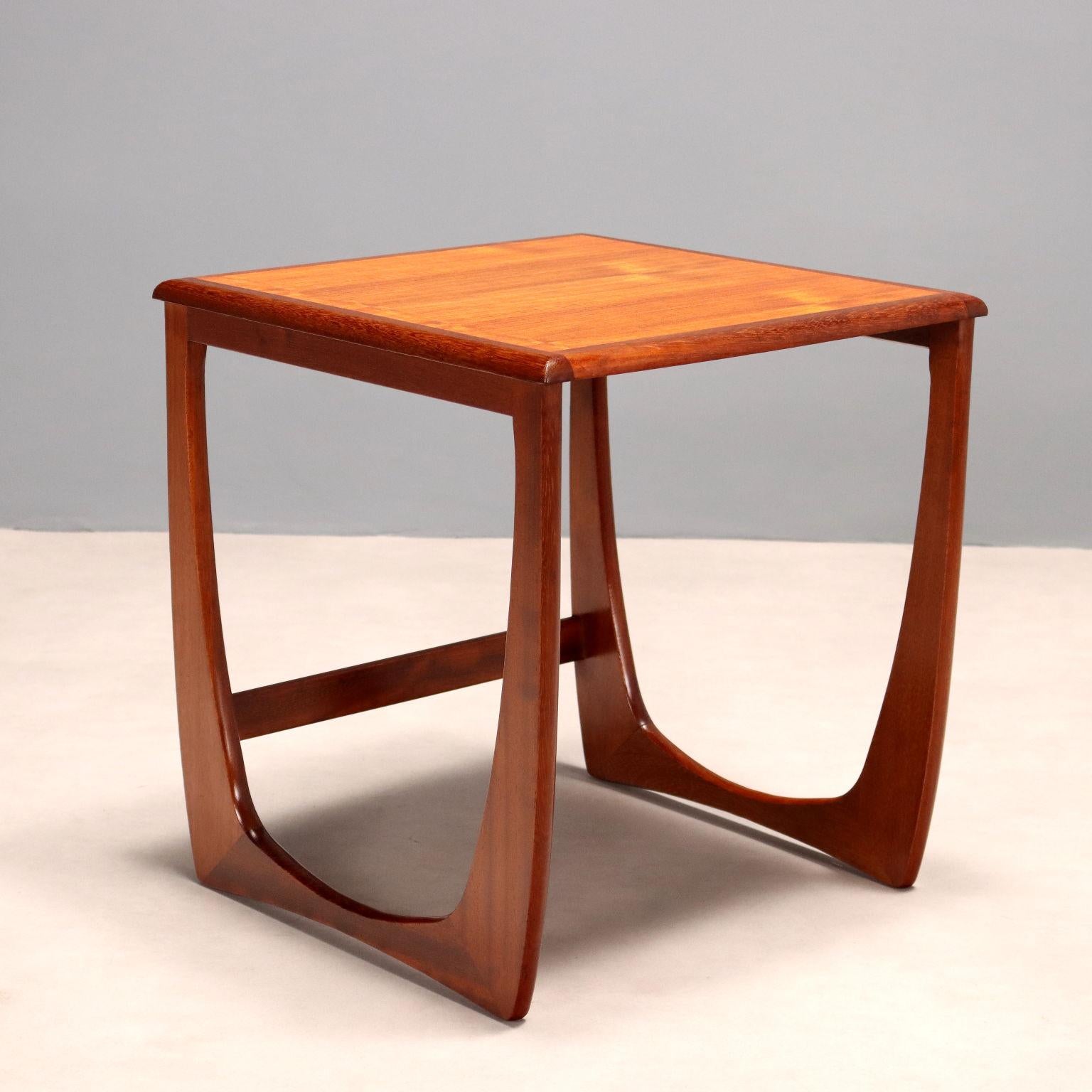 Tris di Tavolini a Nido Anni '60 in Teak In Excellent Condition For Sale In Milano, IT