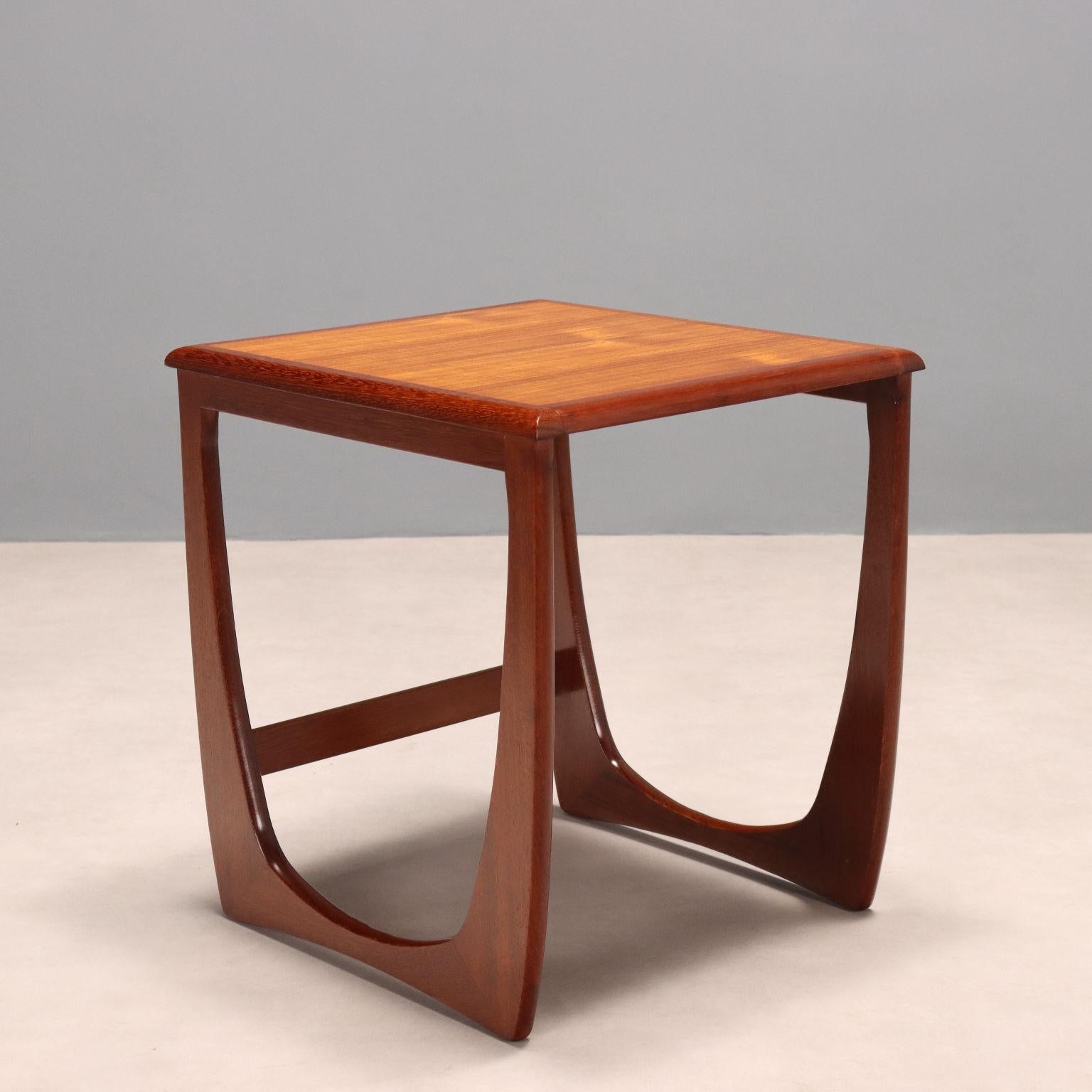 Mid-20th Century Tris di Tavolini a Nido Anni '60 in Teak For Sale