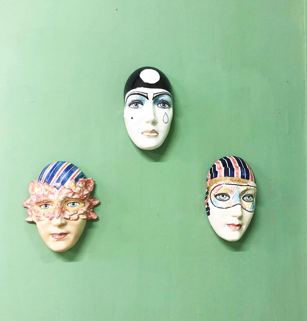Maschere Tris in ceramica Faenza Vintage 1950, Arte In condizioni ottime in vendita a Foggia, FG