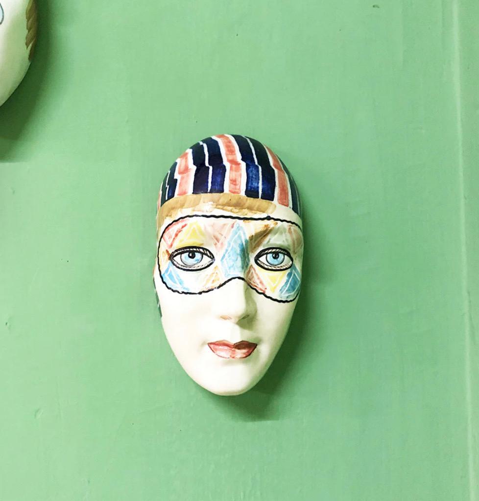 Milieu du XXe siècle Masques à trois masques en céramique vintage des années 1950, Art en vente