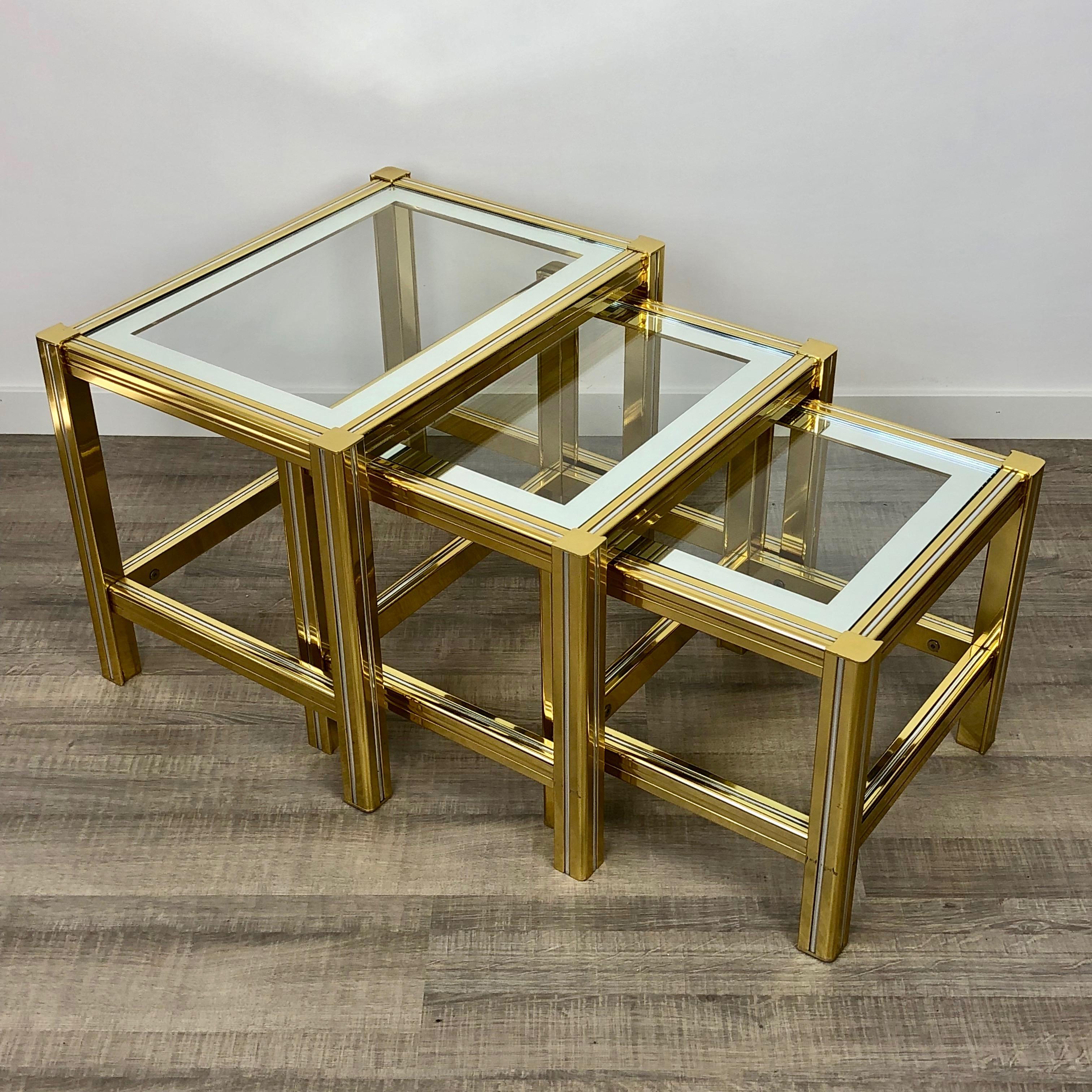 Tris of Increasing Dimensions Side Coffe Table in Brass, Glass and Chrome, 1970s In Good Condition For Sale In Rome, IT