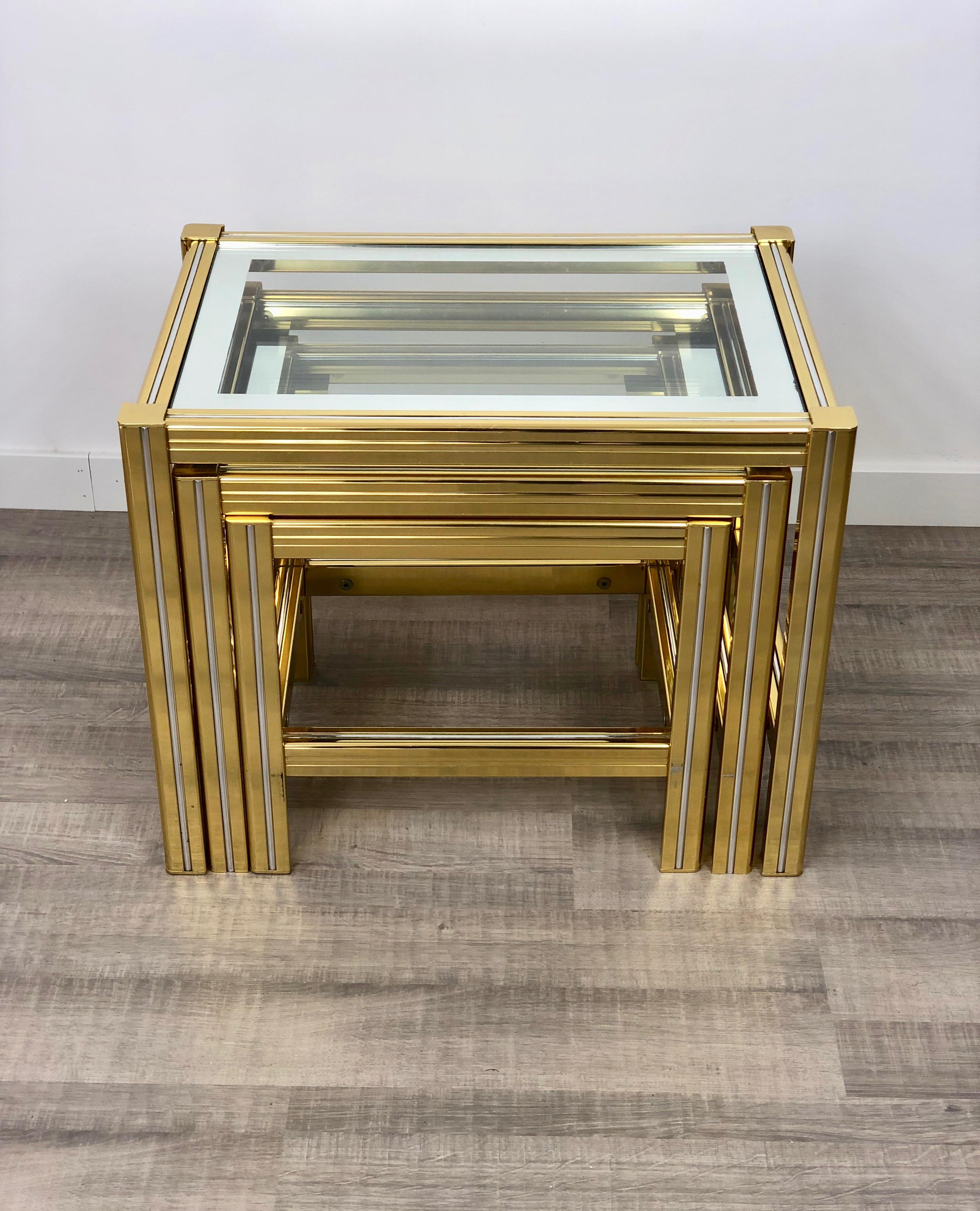 Metal Tris of Increasing Dimensions Side Coffe Table in Brass, Glass and Chrome, 1970s For Sale