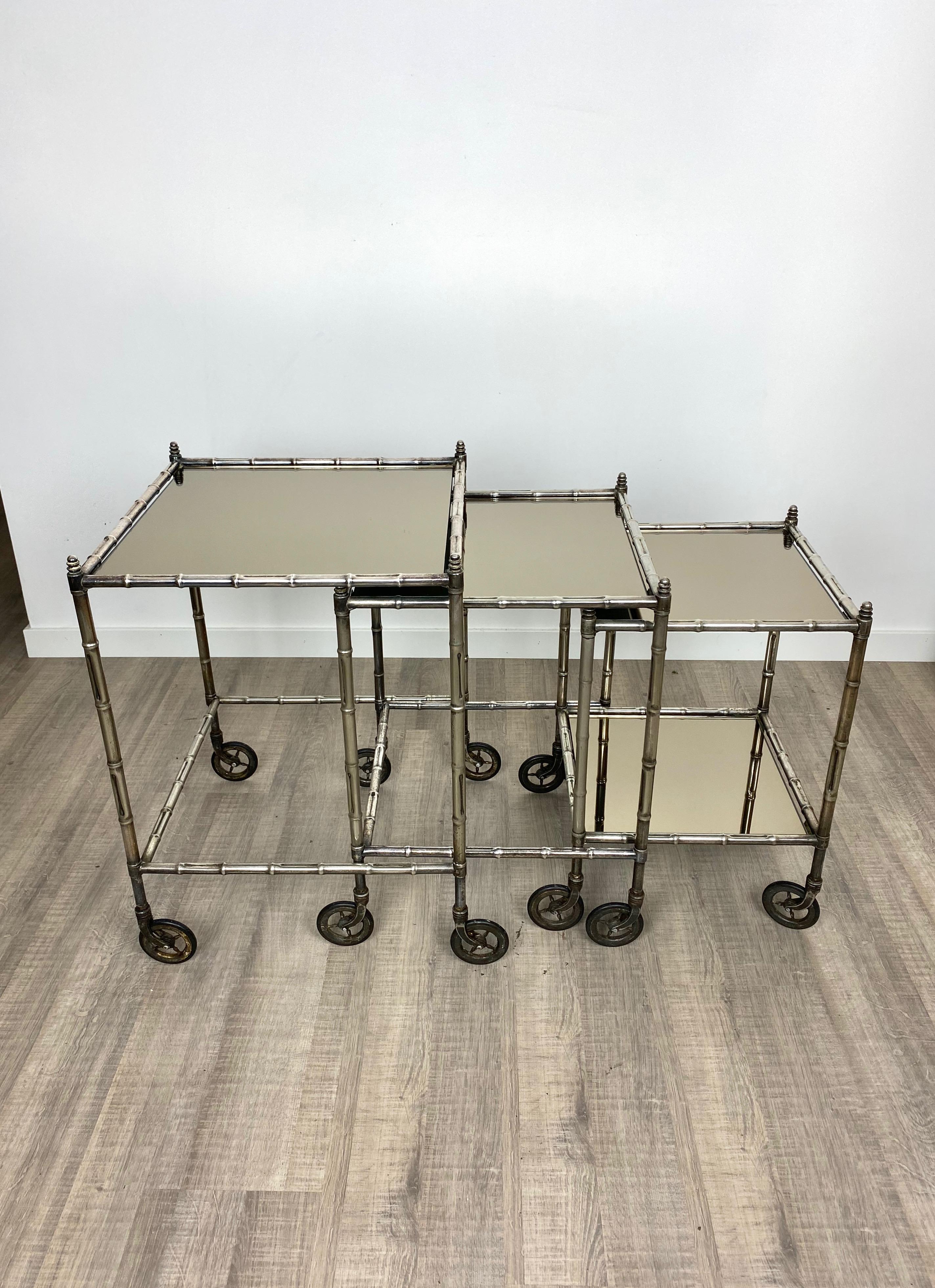 Tris von Maison Baguès Versilbertes Messing Faux Bamboo Nesting Bar Cart:: 1960er:: Frankreich im Angebot 4