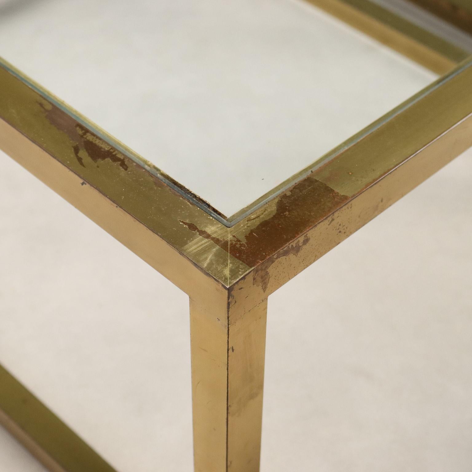 Mid-20th Century Trois tables basses des années 60 et 70 en verre et laiton en vente