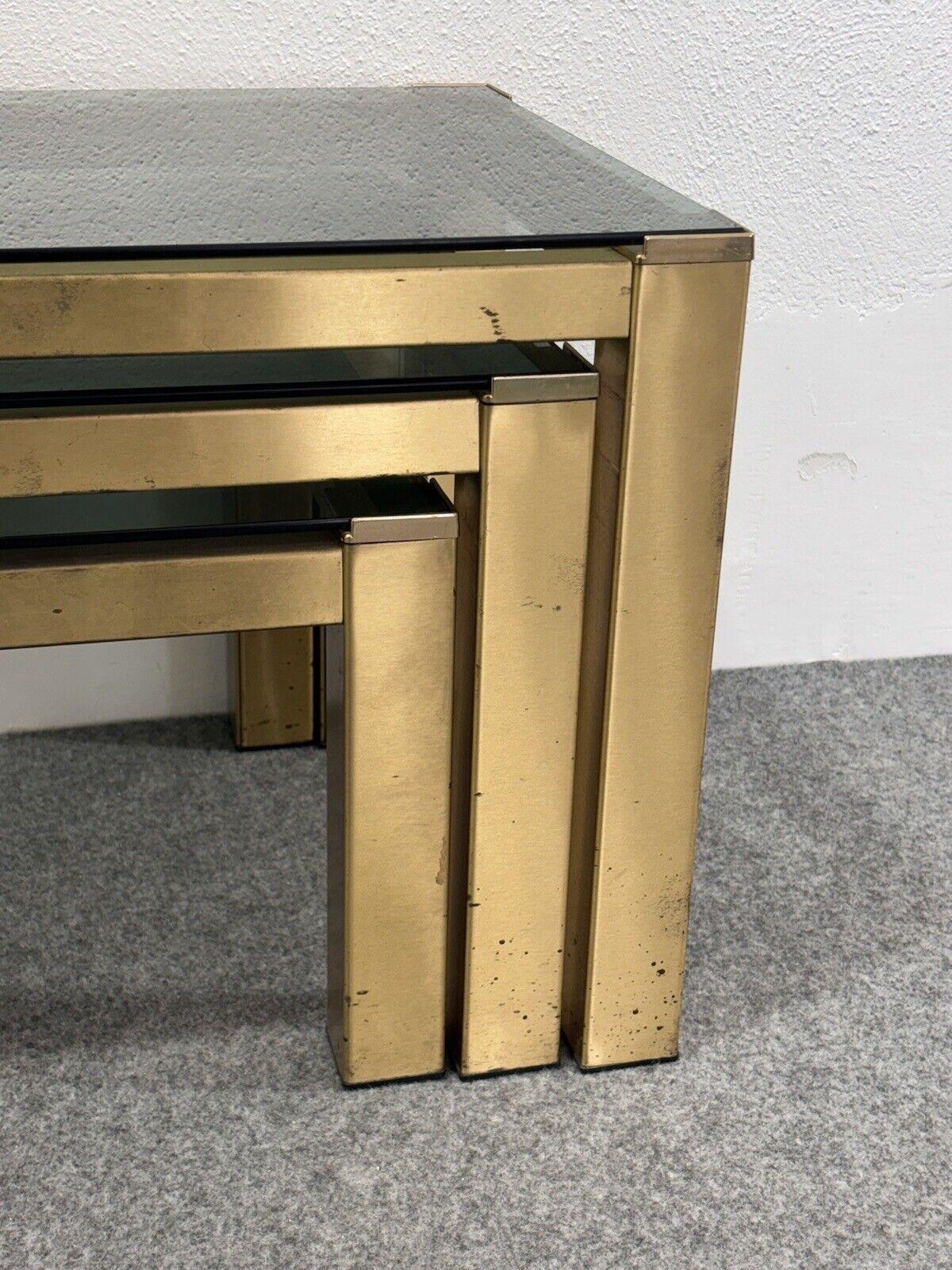 Trois tables basses en laiton Hollywood Regency 1970 Modern Design en vente 4