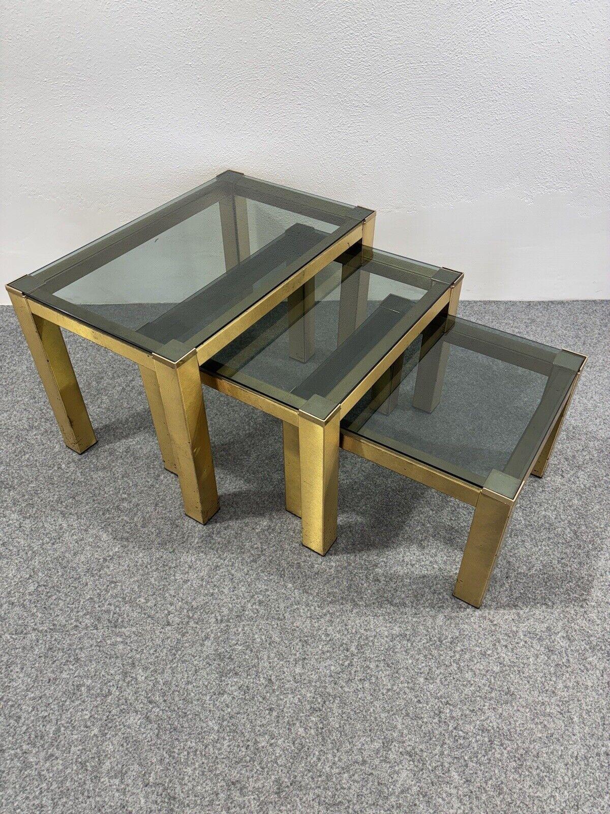 Italian Trois tables basses en laiton Hollywood Regency 1970 Modern Design en vente