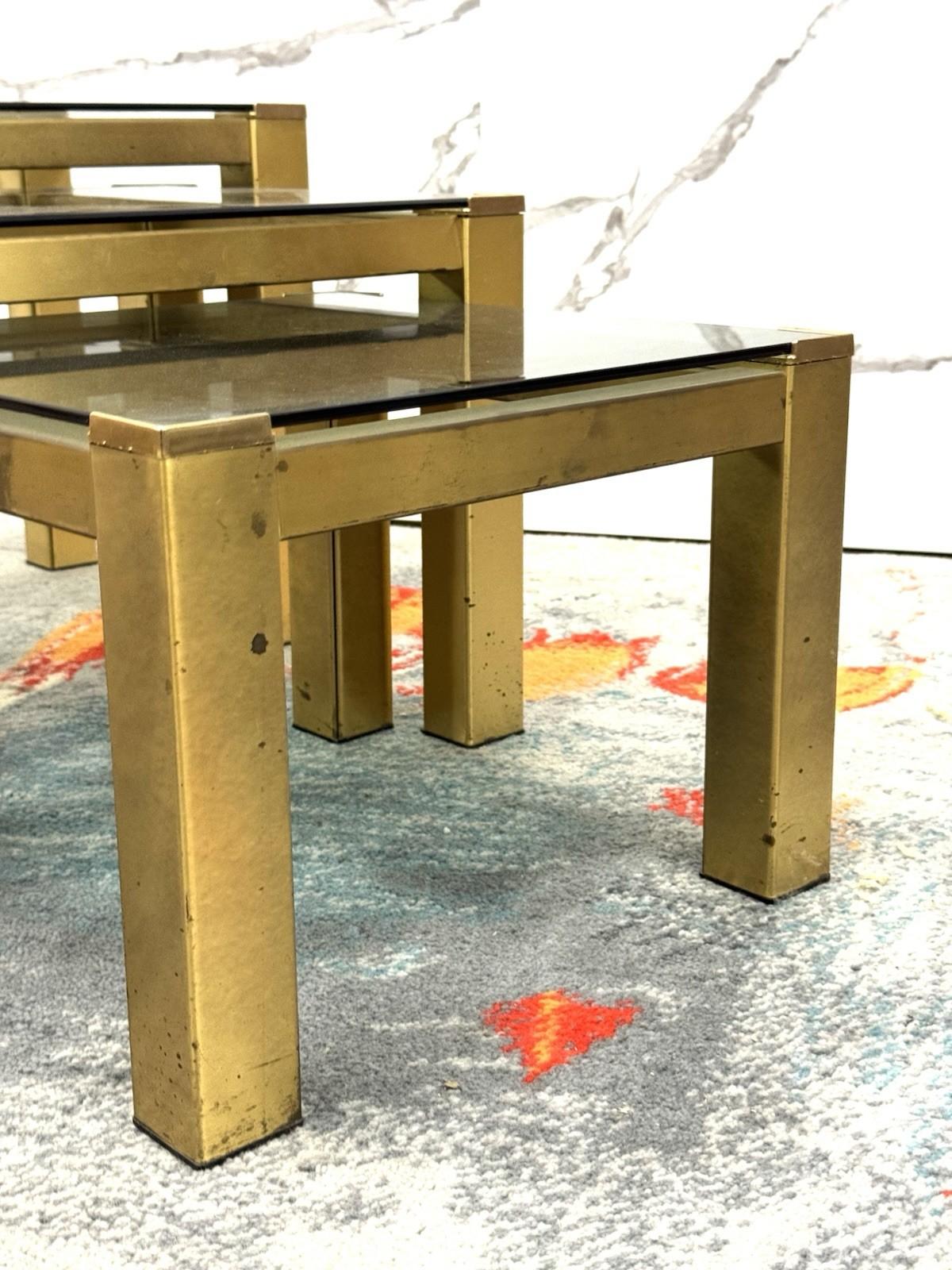 Tris tavolini ottone Hollywood Regency 1970 Design Modernariato Late 20th Century en venta