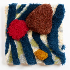 Alive as a June Bug in July" (vivant comme un insecte en juillet) - art contemporain de la fibre, texture, motif, bleu