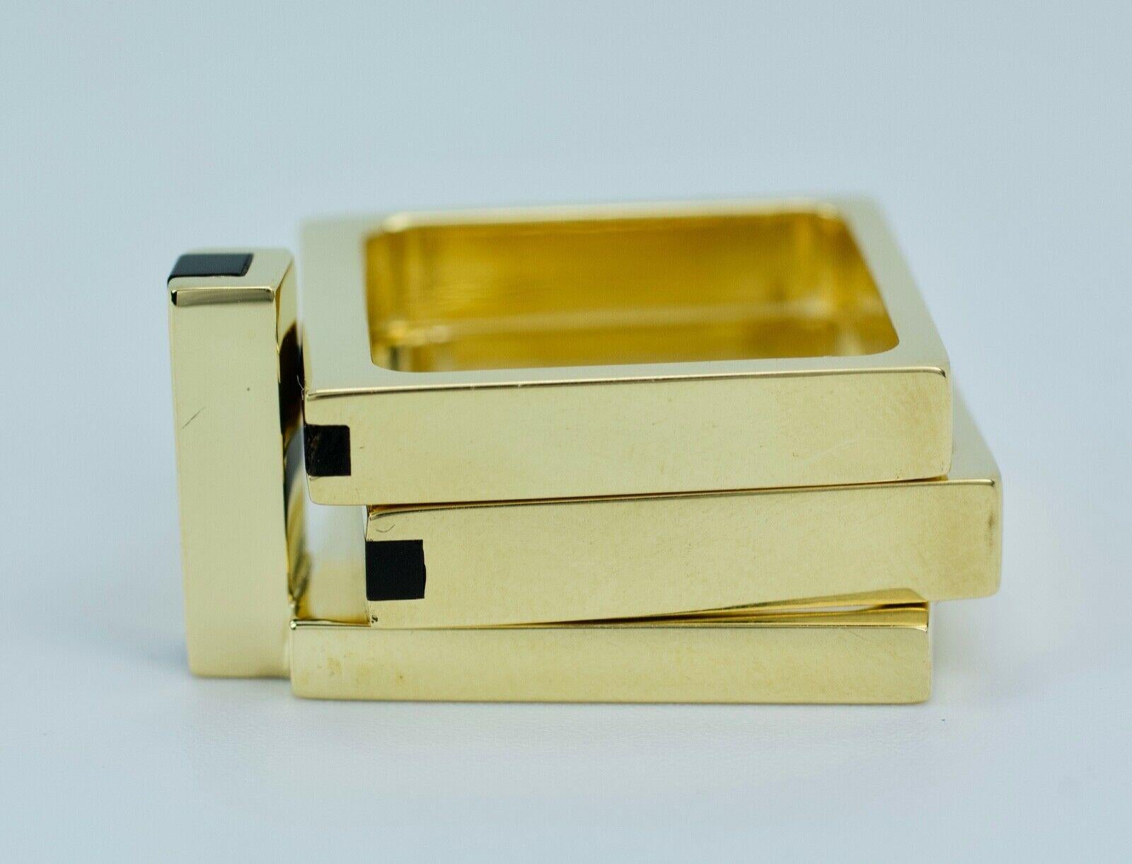 Modern Trisko 3, Ring Set in 18 Karat Yellow Gold with Inlay Onyx Ring