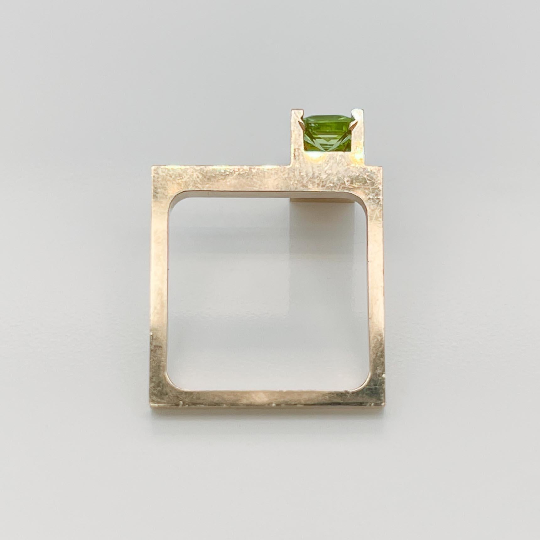 Trisko Signed Modernist 14 Karat Gold & Tourmaline Cocktail Ring For Sale 1