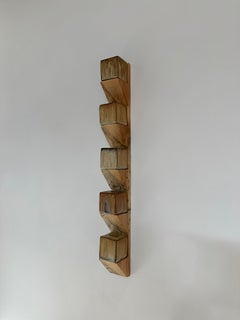 Sodastack One - Sculpture murale avec étagère en bois de pin et cubes en céramique cuits à la soude, 2025