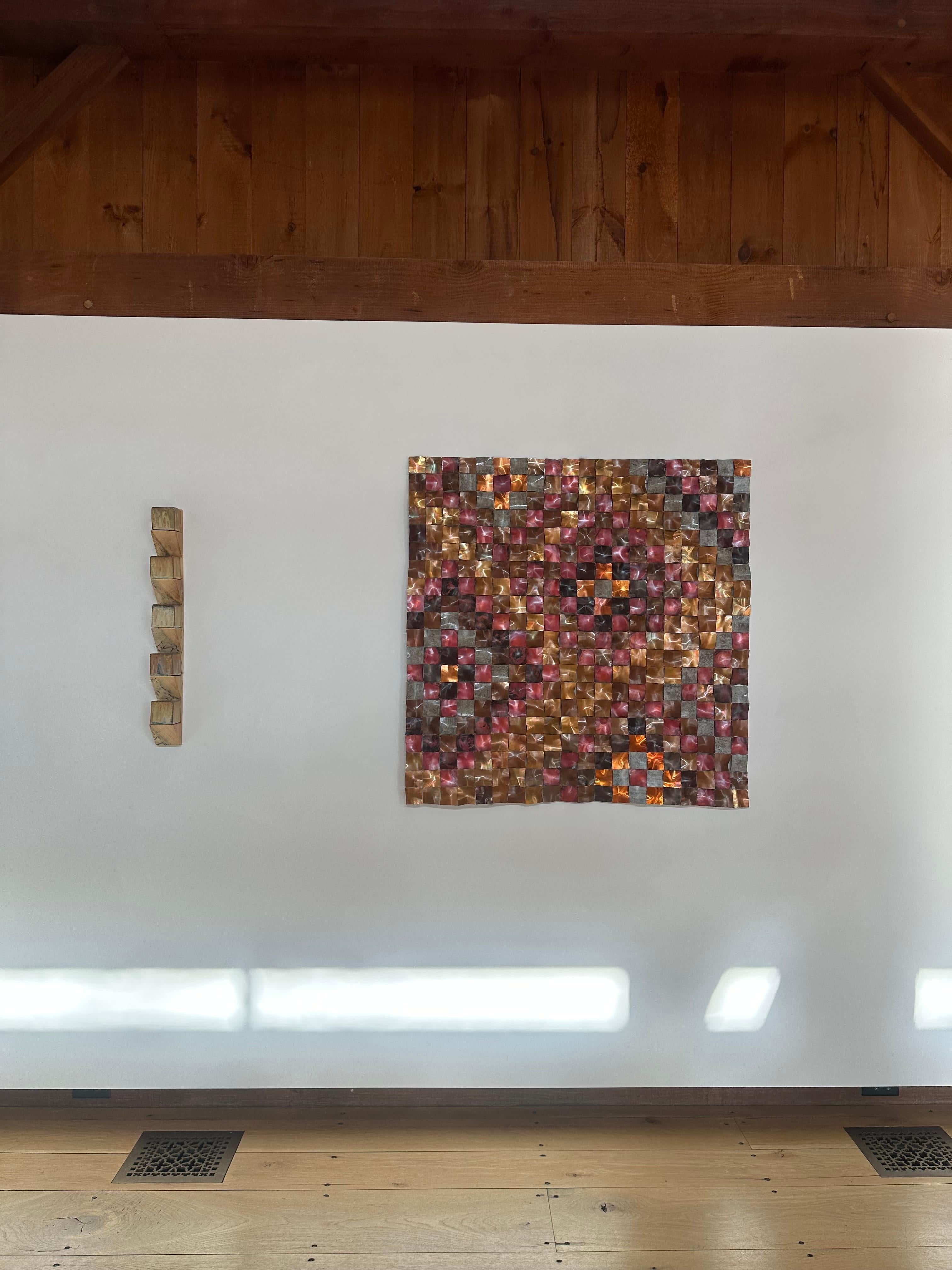 Sodastack One - Sculpture murale avec étagère en bois de pin et cubes en céramique cuits à la soude, 2025 en vente 4