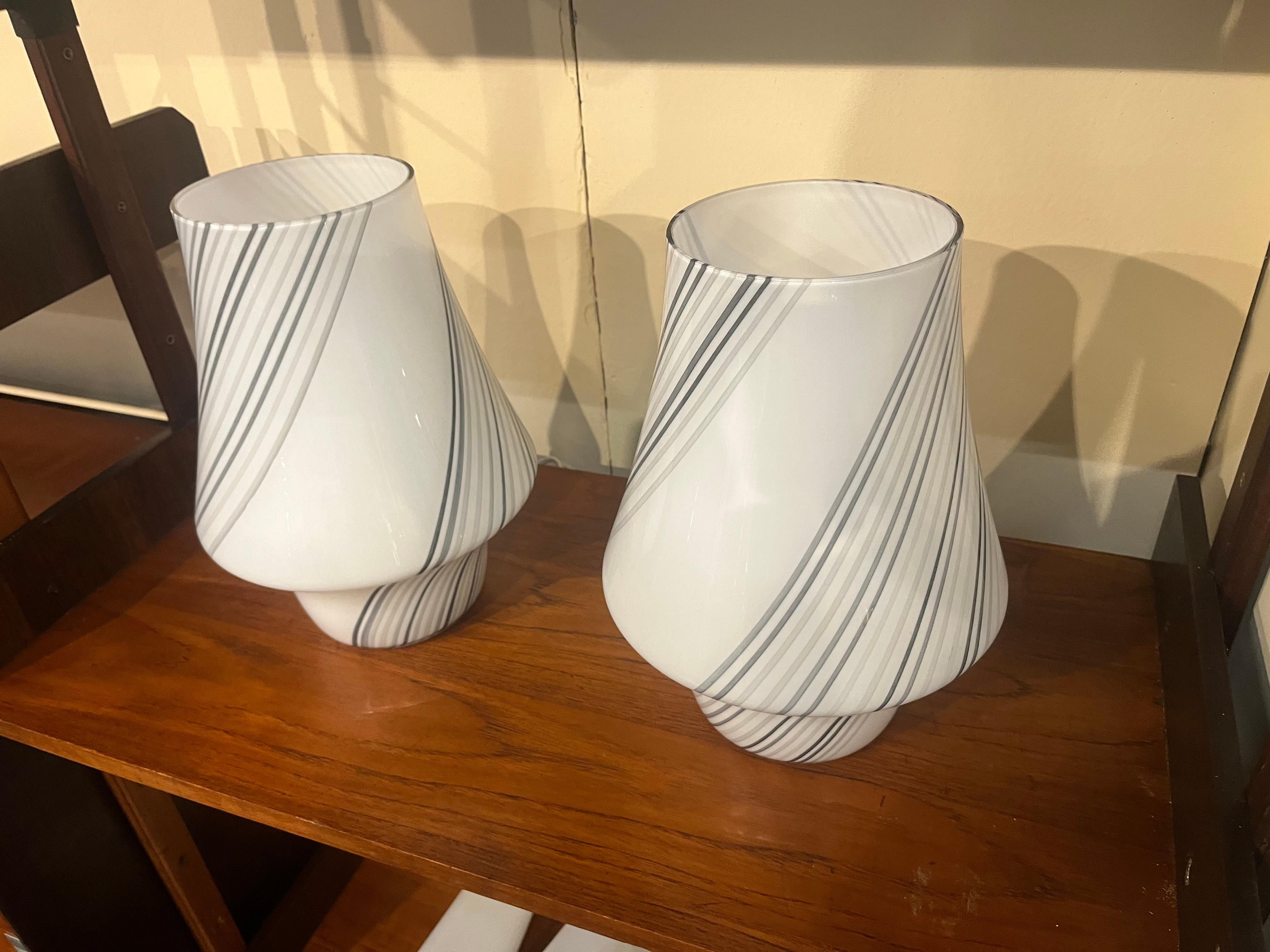 Triptych 2 Abat-Jour plus Vintage Murano Glass Dresser Lamp 1970s For Sale 3