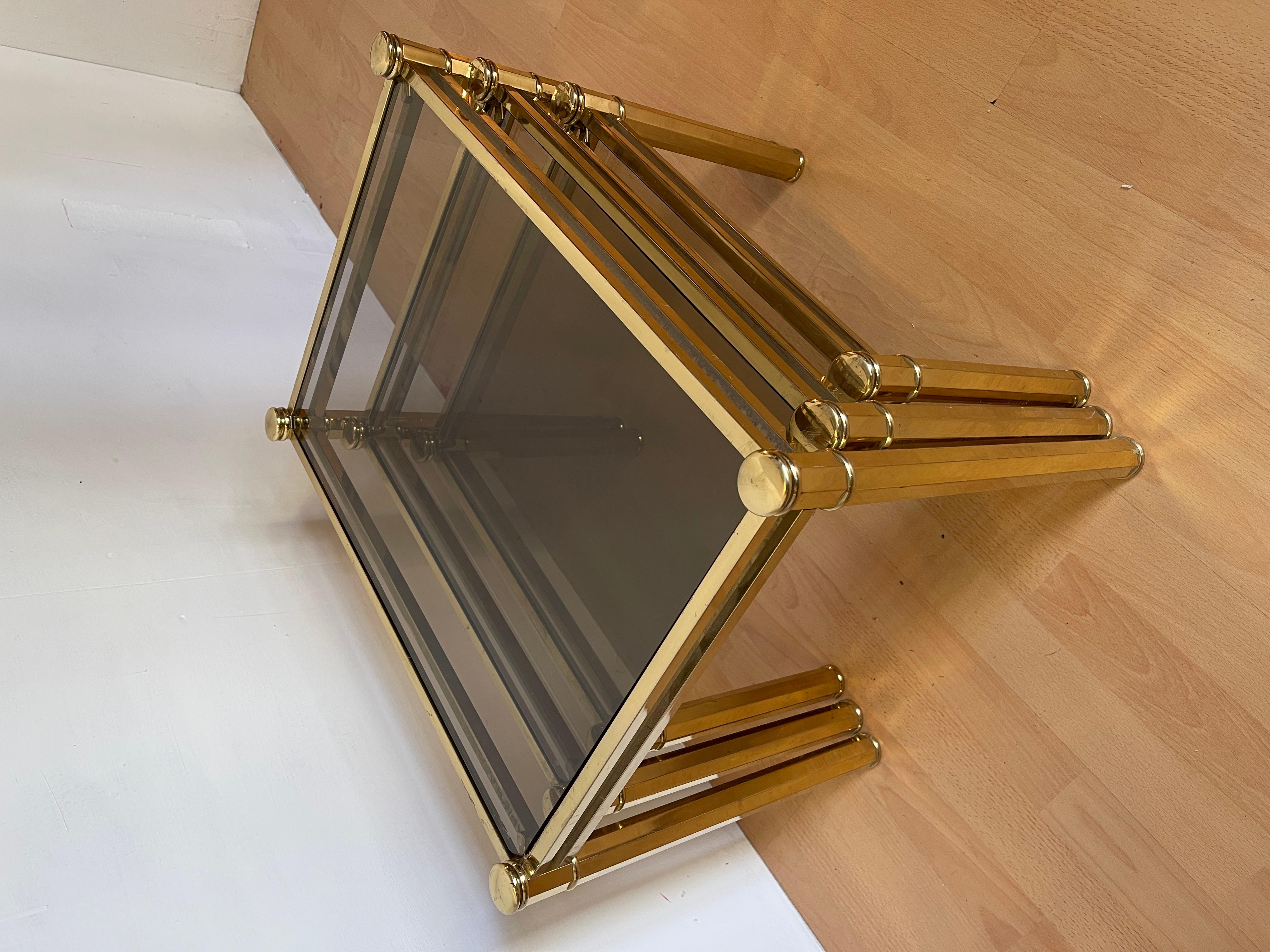 Trittico di tavolini in ottone e vetro design tommaso barbi anni '70 in vendita 5
