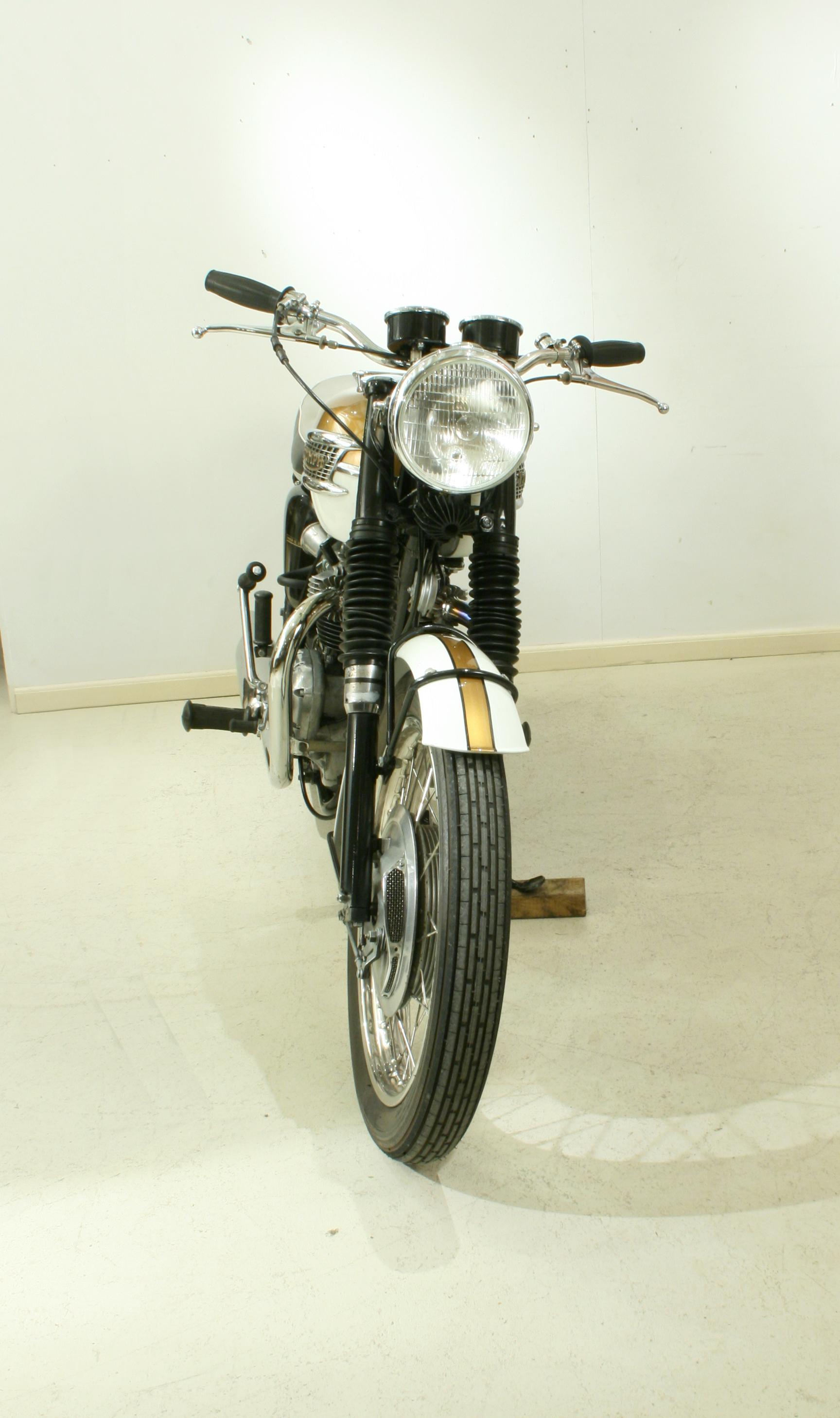 Triumph Bonneville Motorcycle 2