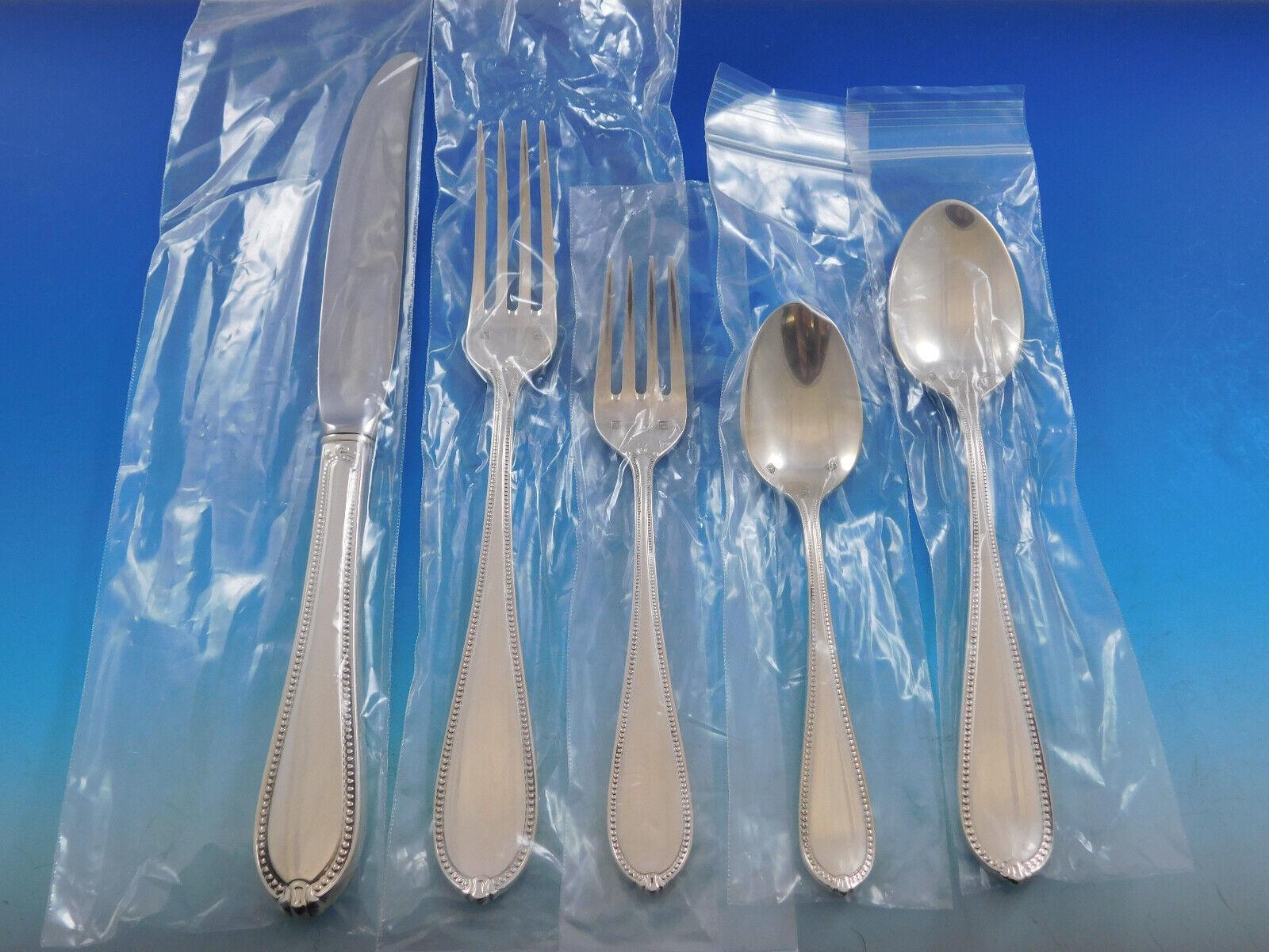 For a table that truly sets you apart, grace every meal with extraordinary sterling silver from Tuttle. 


Exquisite dinner size Triumph by tuttle sterling silver flatware set, 42 pieces. This set includes:



8 Dinner Size Knives, 10 1/8
