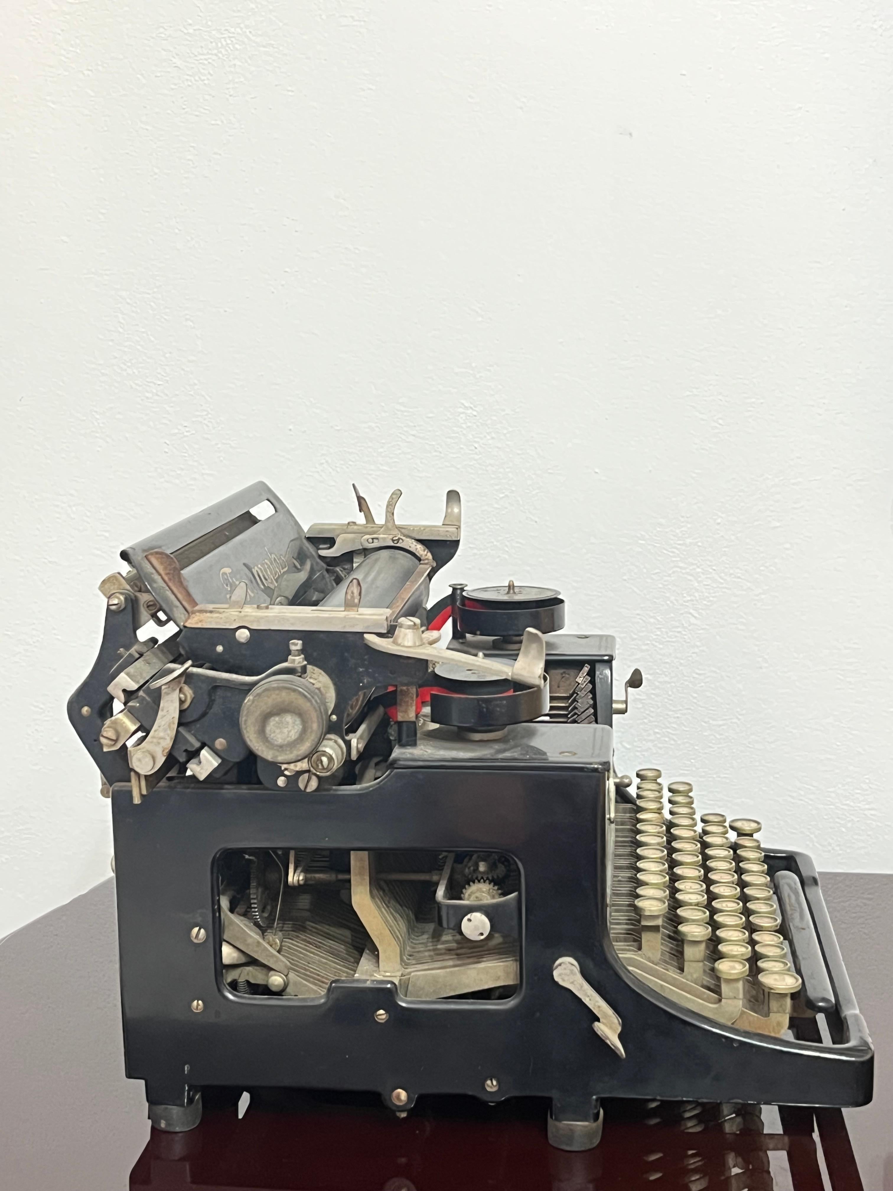 Triumph Typewriter, Germany, 1930 In Good Condition For Sale In Palermo, IT