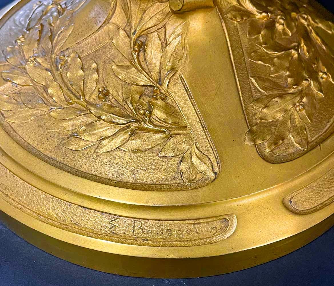Spectaculaire coupe de trophée en bronze doré avec nu masculin, Christofle en vente 2