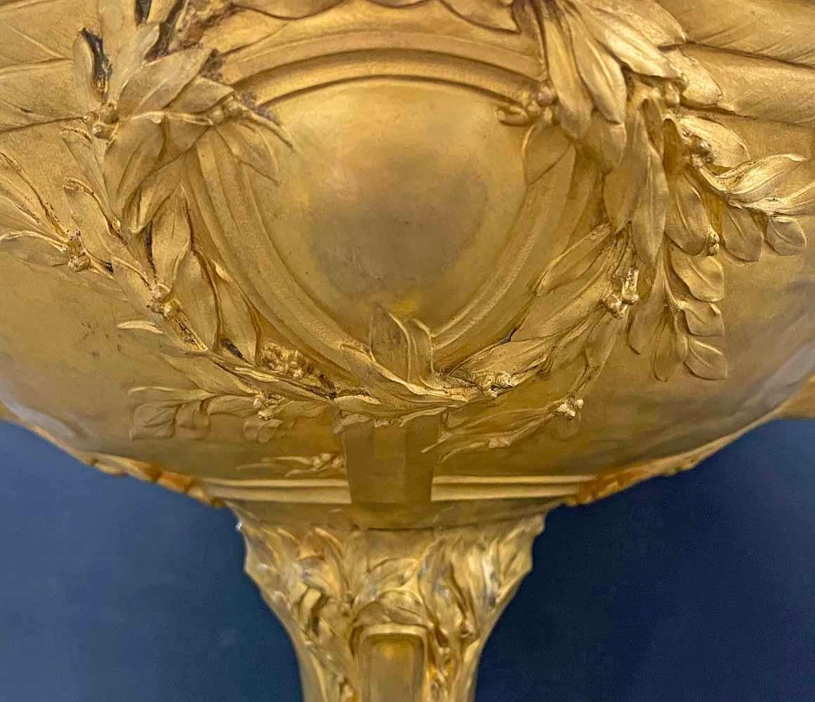 Spectaculaire coupe de trophée en bronze doré avec nu masculin, Christofle Excellent état - En vente à Philadelphia, PA