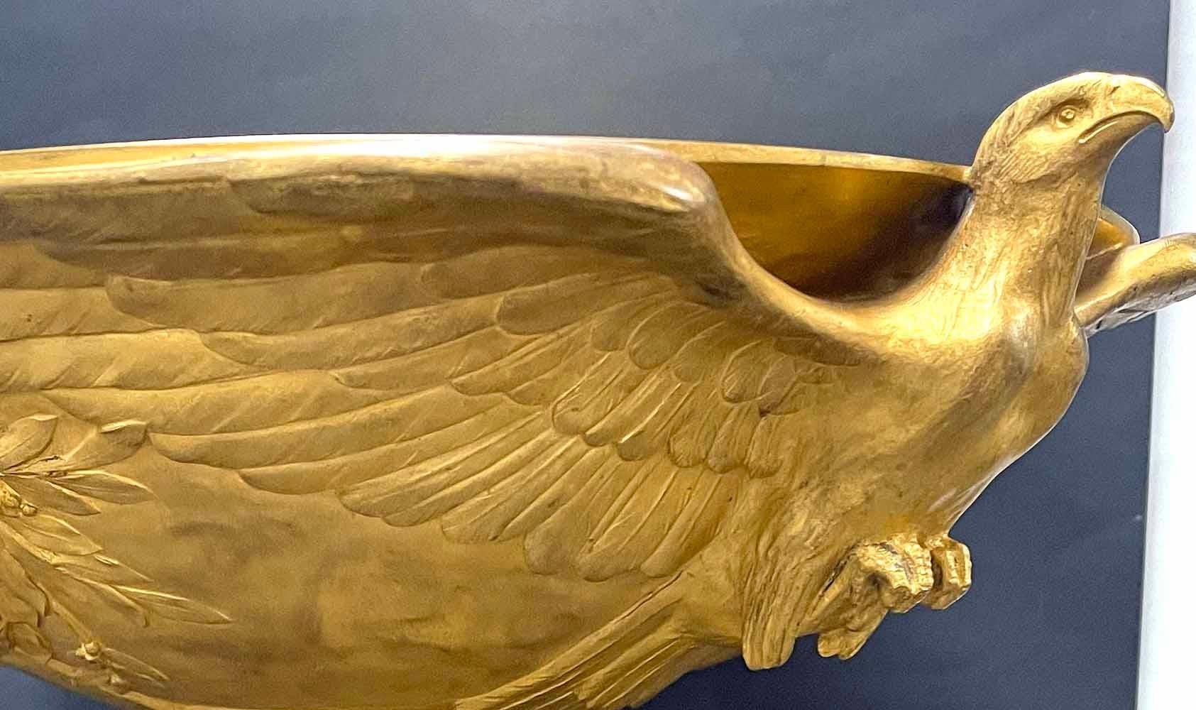 Début du 20ème siècle Spectaculaire coupe de trophée en bronze doré avec nu masculin, Christofle en vente