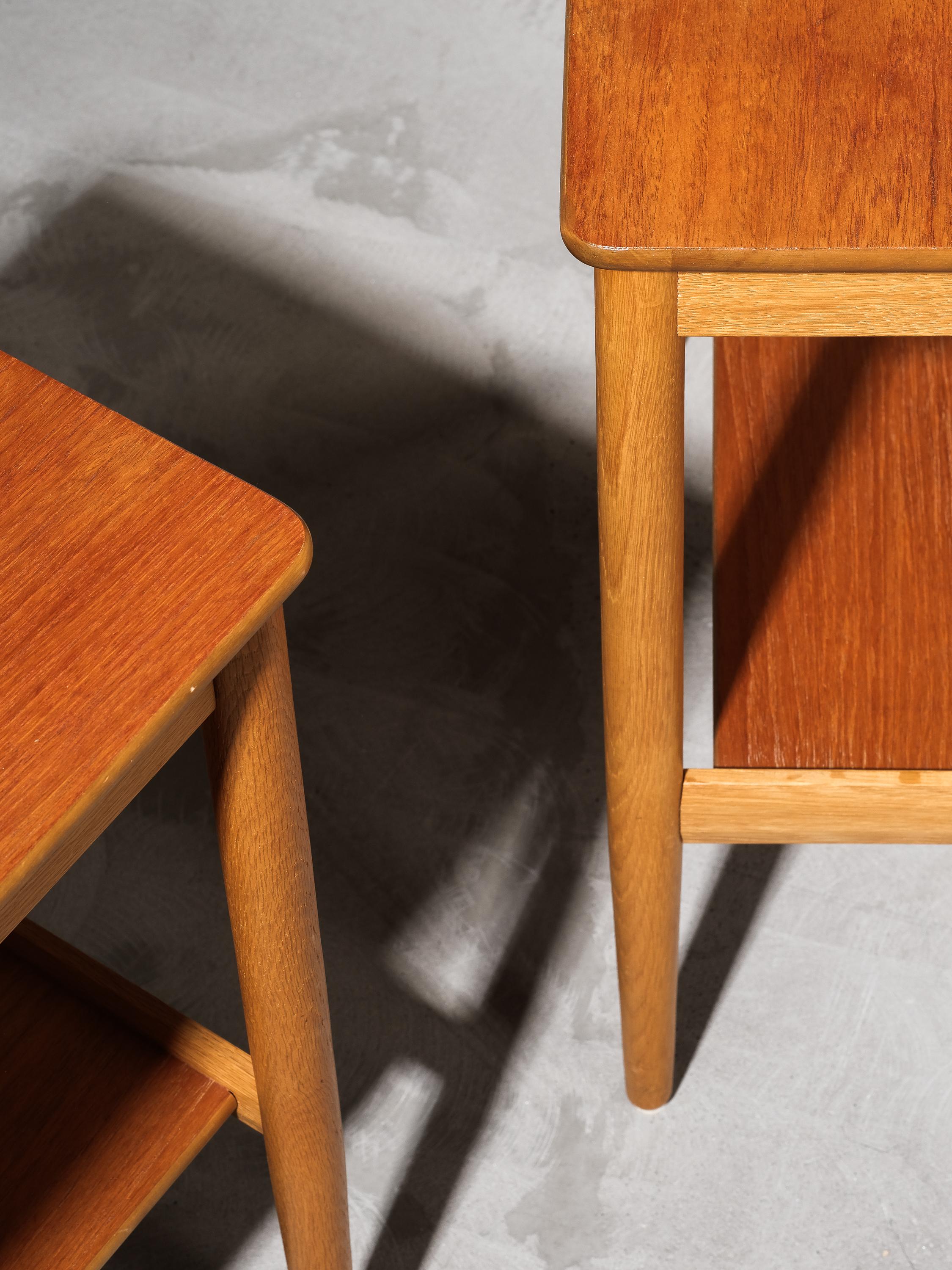 Tables de chevet en teck et chêne 