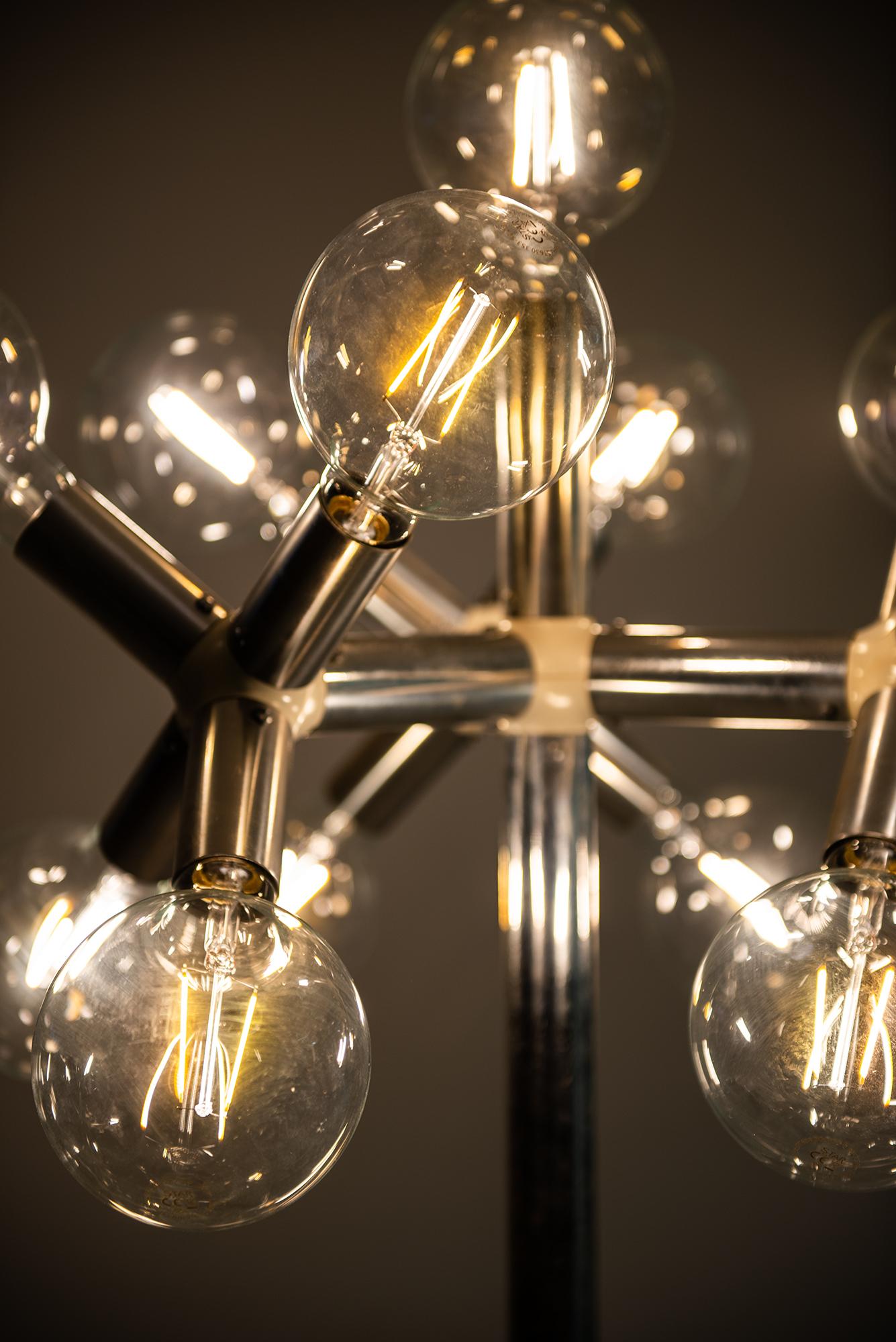 Milieu du XXe siècle Lampadaire Trix & Robert Haussmann par Swiss lamps International en vente