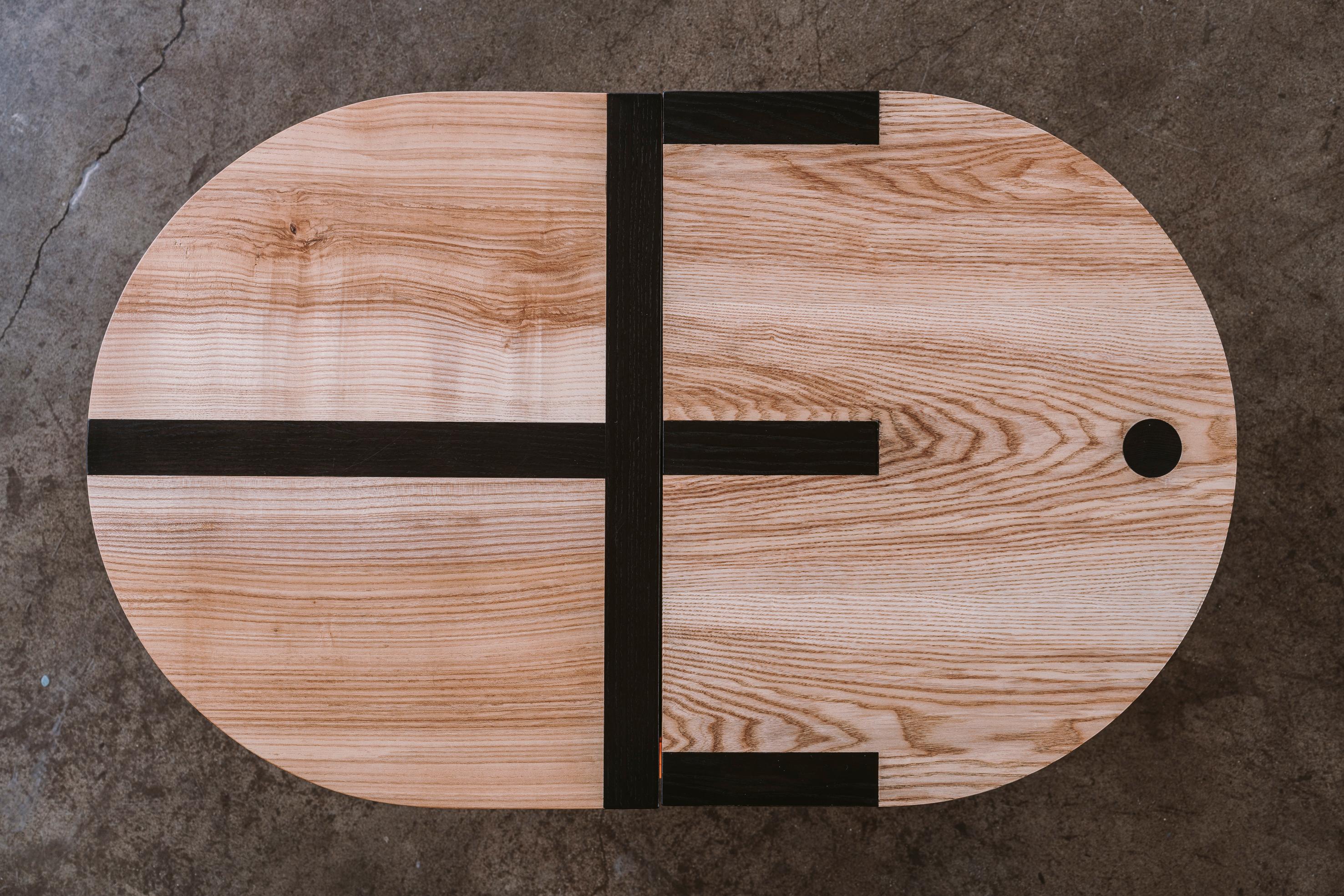 Table d'appoint TRN en bois de frêne massif, Modèle 2 Neuf - En vente à Grojec, PL