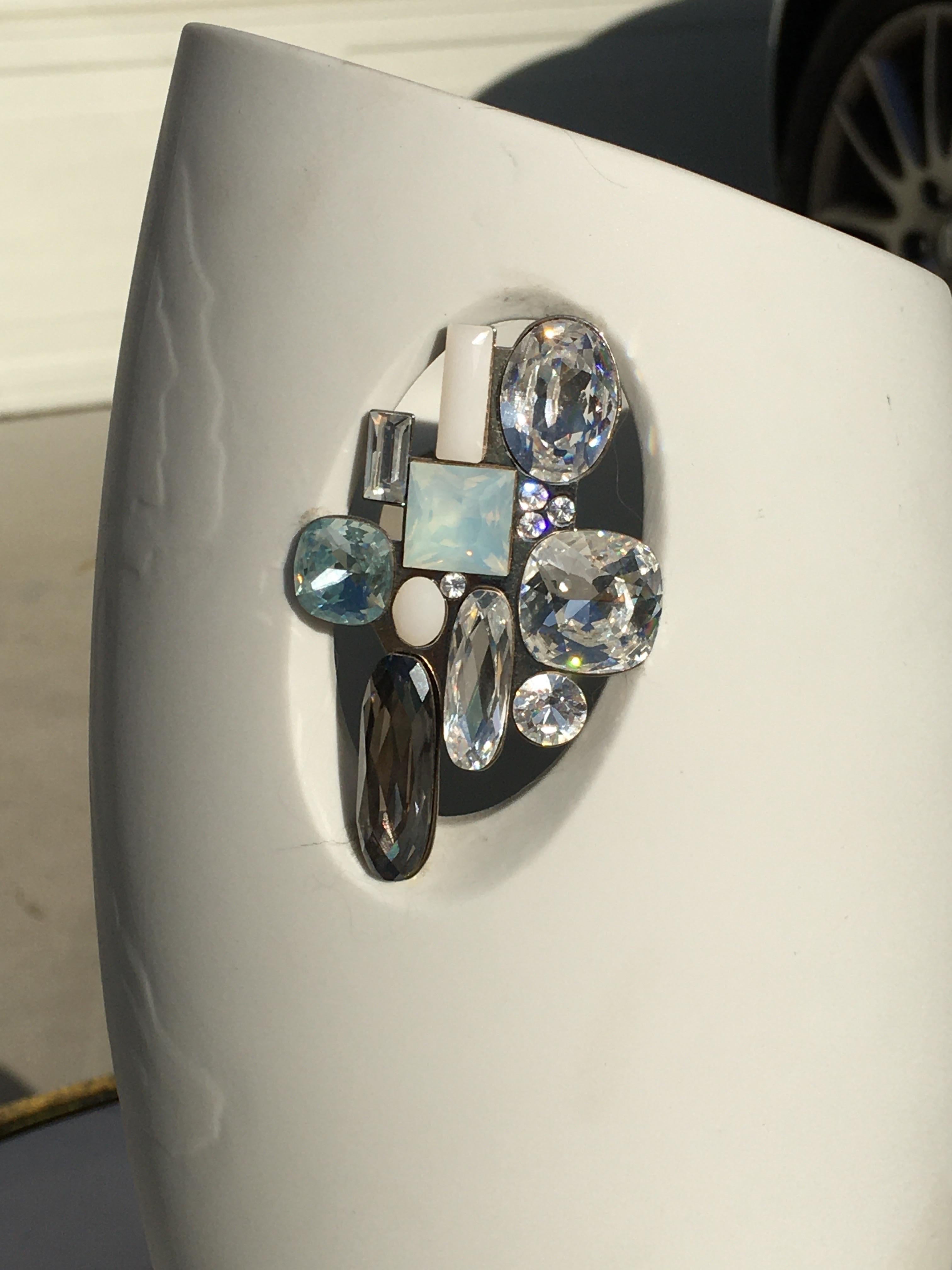Tro von Swarovski-Porzellan- und Juwelenkristall-Milik-Vasen, seltene, ausverkaufte Auflage im Angebot 7