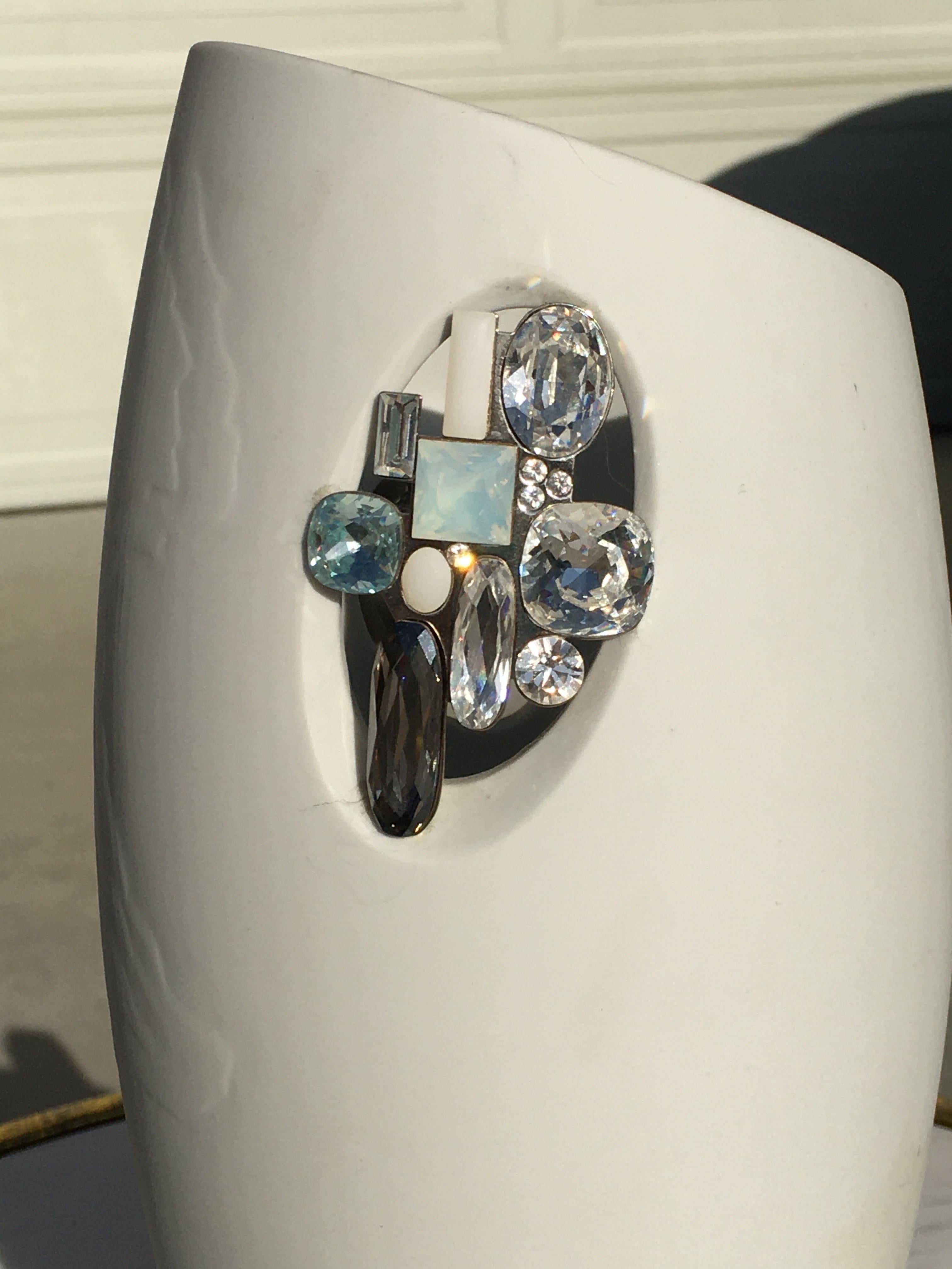 Tro von Swarovski-Porzellan- und Juwelenkristall-Milik-Vasen, seltene, ausverkaufte Auflage (21. Jahrhundert und zeitgenössisch) im Angebot