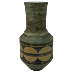 Troika Art Pottery Vase by Penny Broadribb Cornwall, England
