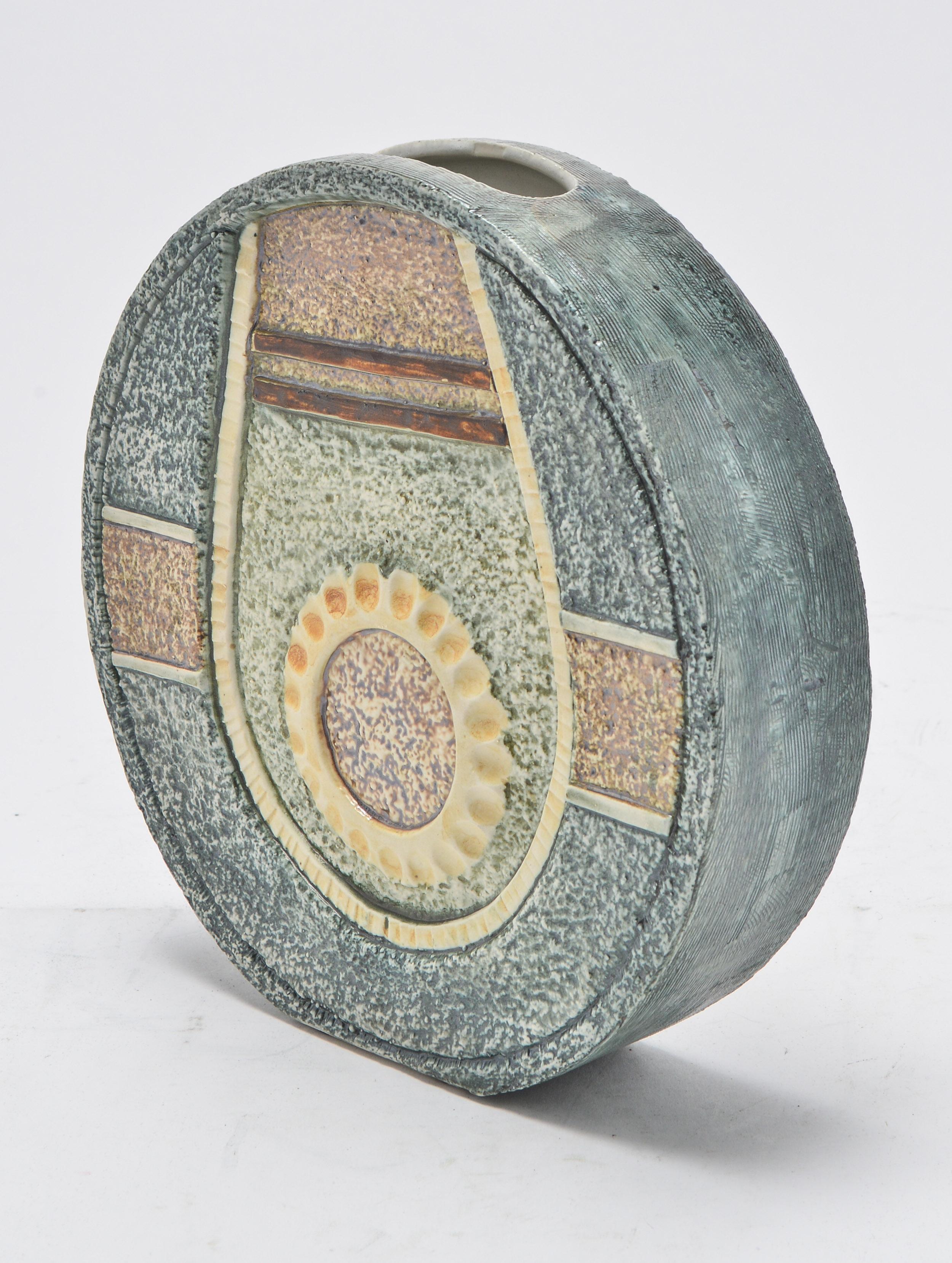 Troika Cornwall pottery wheel vase designed by Alison Brigden. The piece was made in 
circa 1970 and is inscribed 