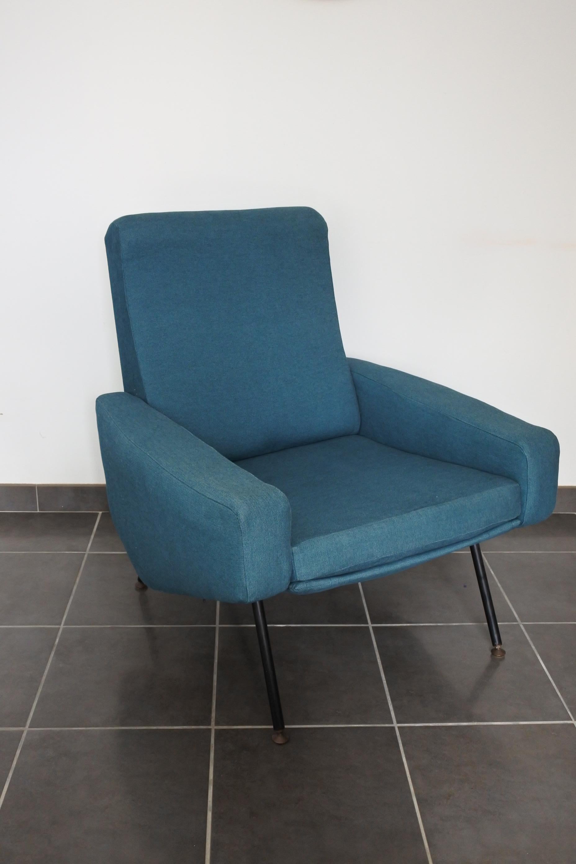 Troika lounge chair by Pierre Guariche & Airborne.
Labeled.
Reupholstered 5 years ago.
 