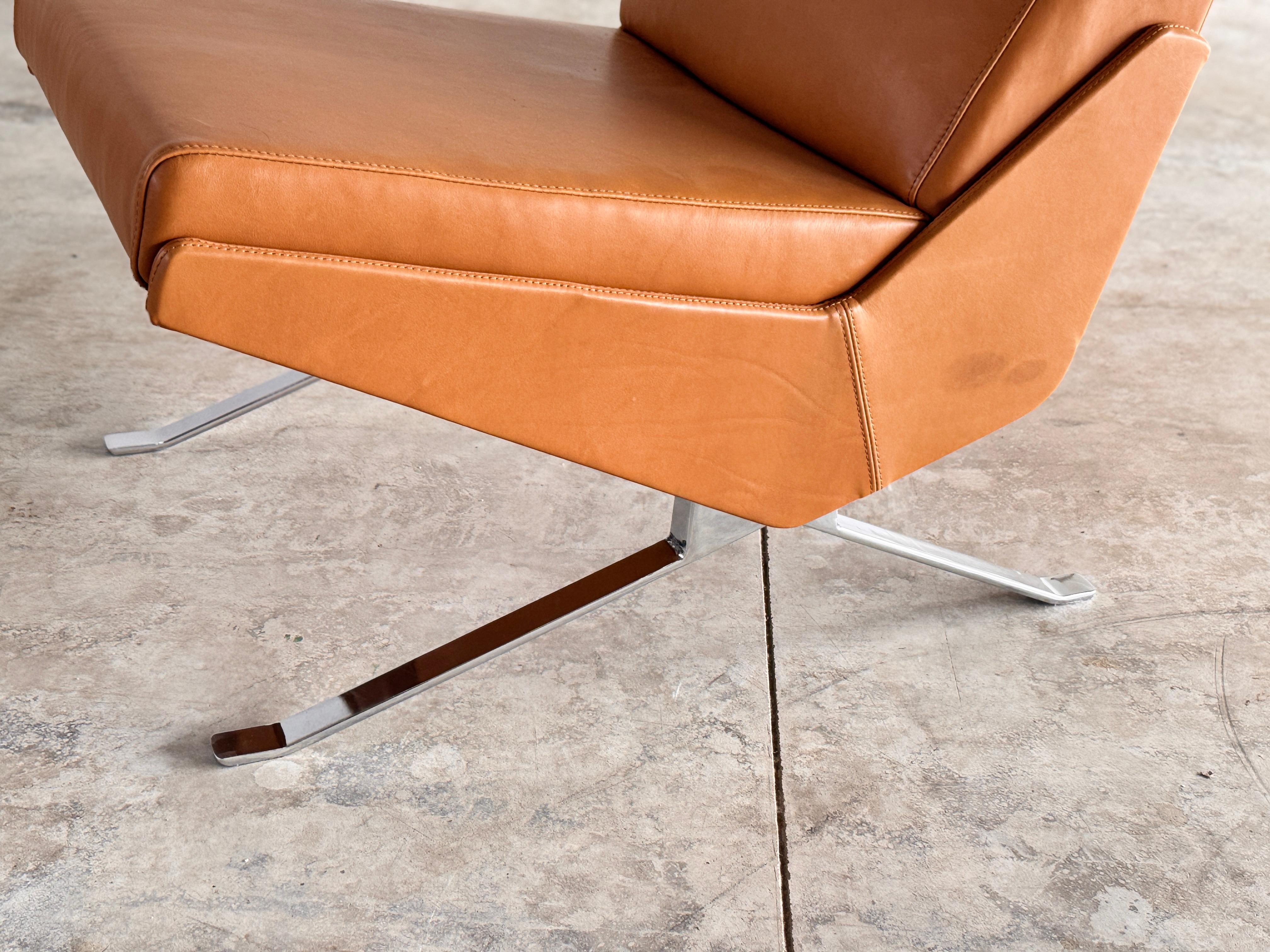 Sillones Troika Model de Pierre Guariche y Paul Geoffroy para Airborne Cuero en venta