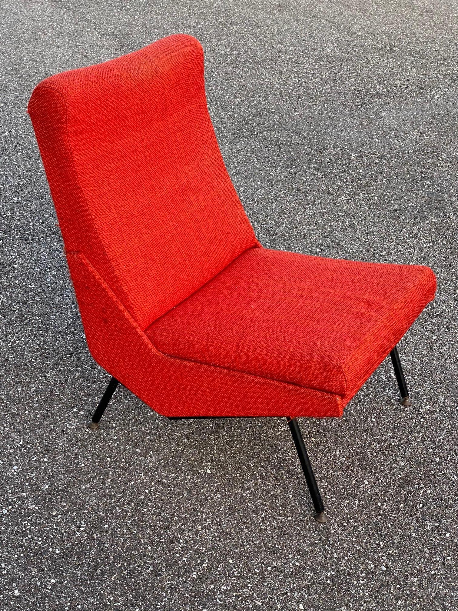 Troika Slipper Chair by Pierre Guariche In Good Condition For Sale In Brooklyn, NY