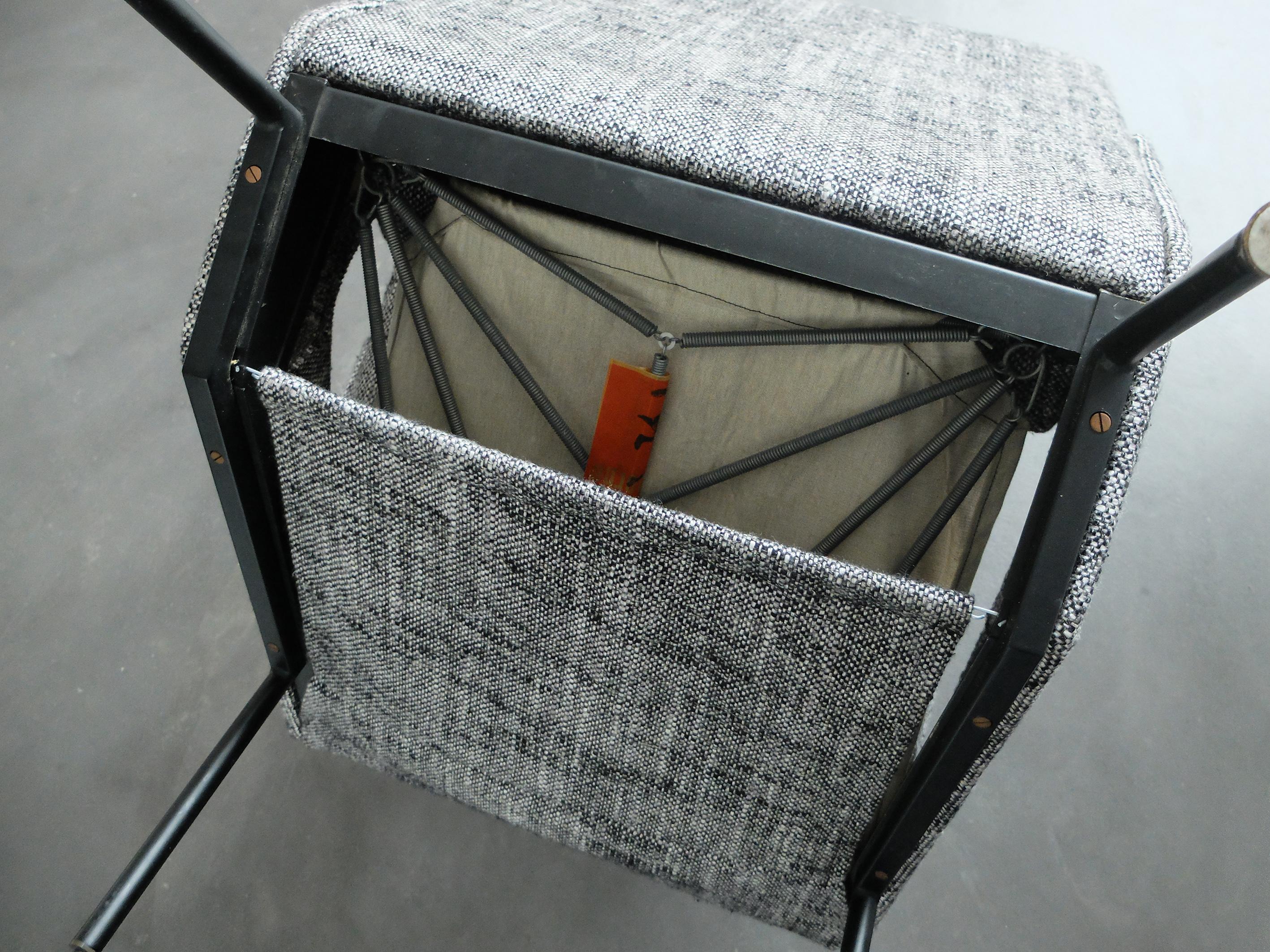 Troika-Sessel und -Fußhocker entworfen von Pierre Guariche für Airborne, 1960er Jahre im Angebot 9