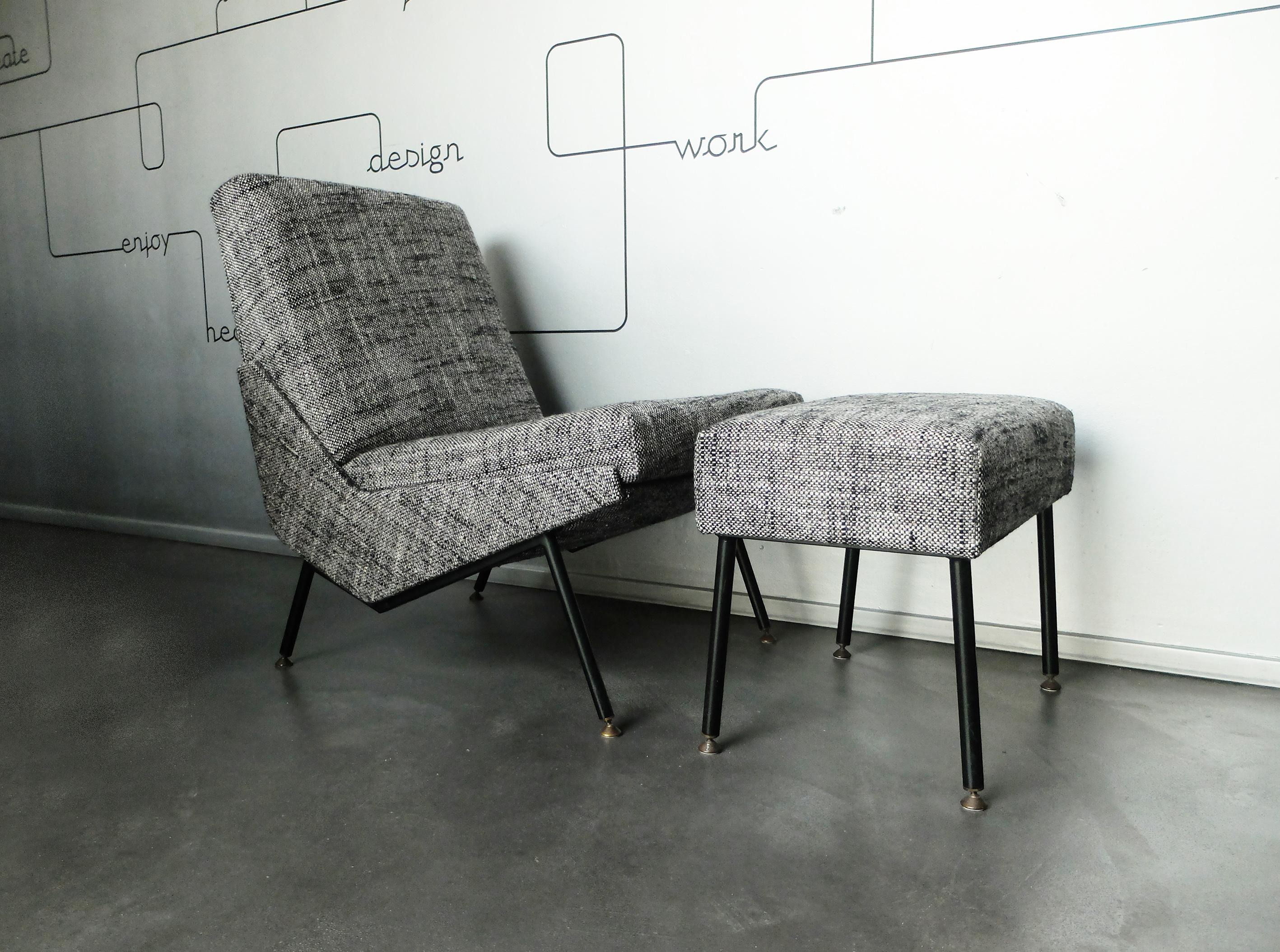 Troika chair and footstool. manufactured by Airborne in the 1960s. 

Pierre Guariche designed the Troika chair for the French furniture manufacturer Airborne in 1958. 

The chair has been newly upholstered with new foam and NOS (New Old Stock)