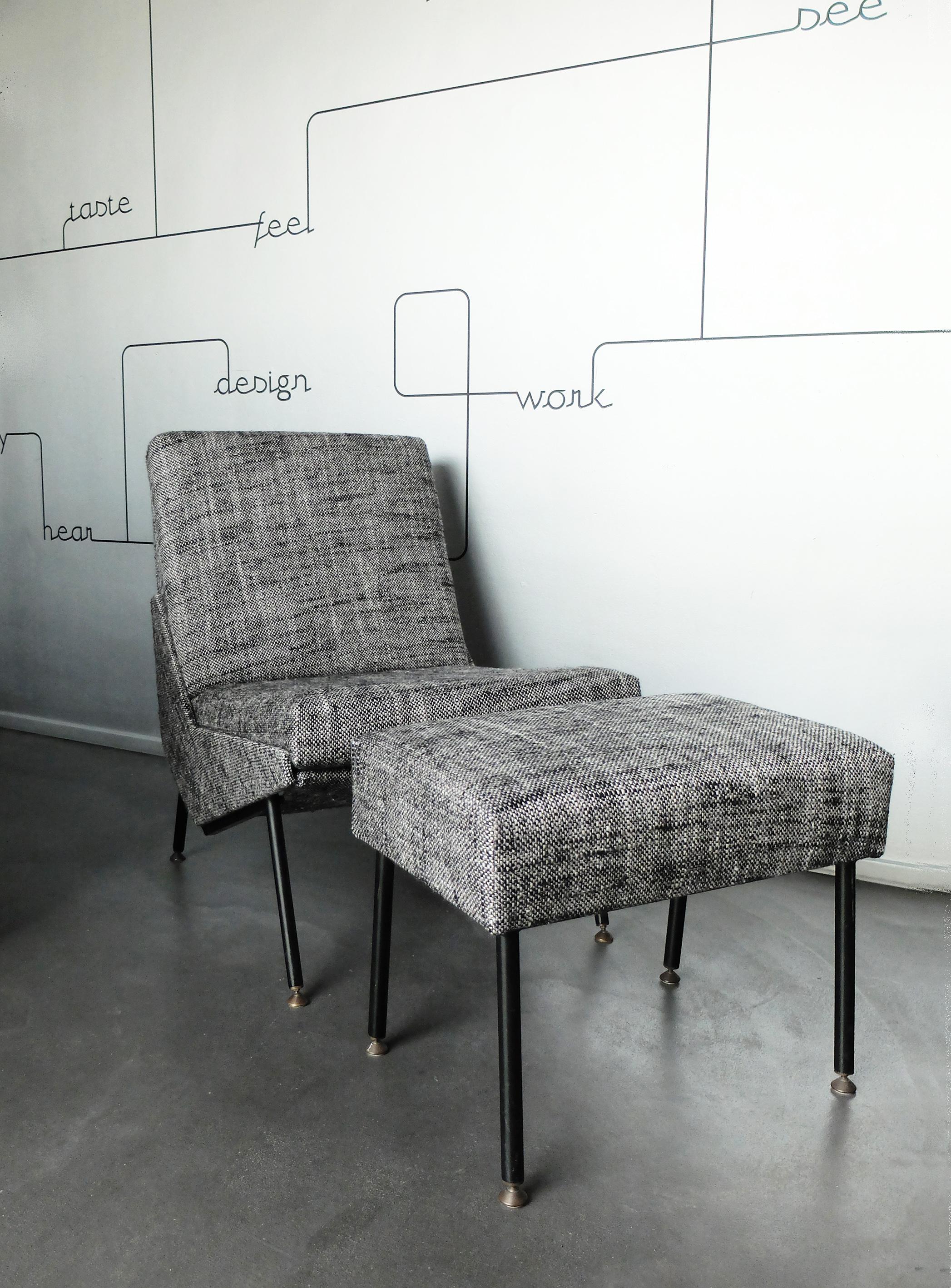 Silla y reposapiés Troika Diseño de Pierre Guariche para Airborne, Años 60 Moderno de mediados de siglo en venta