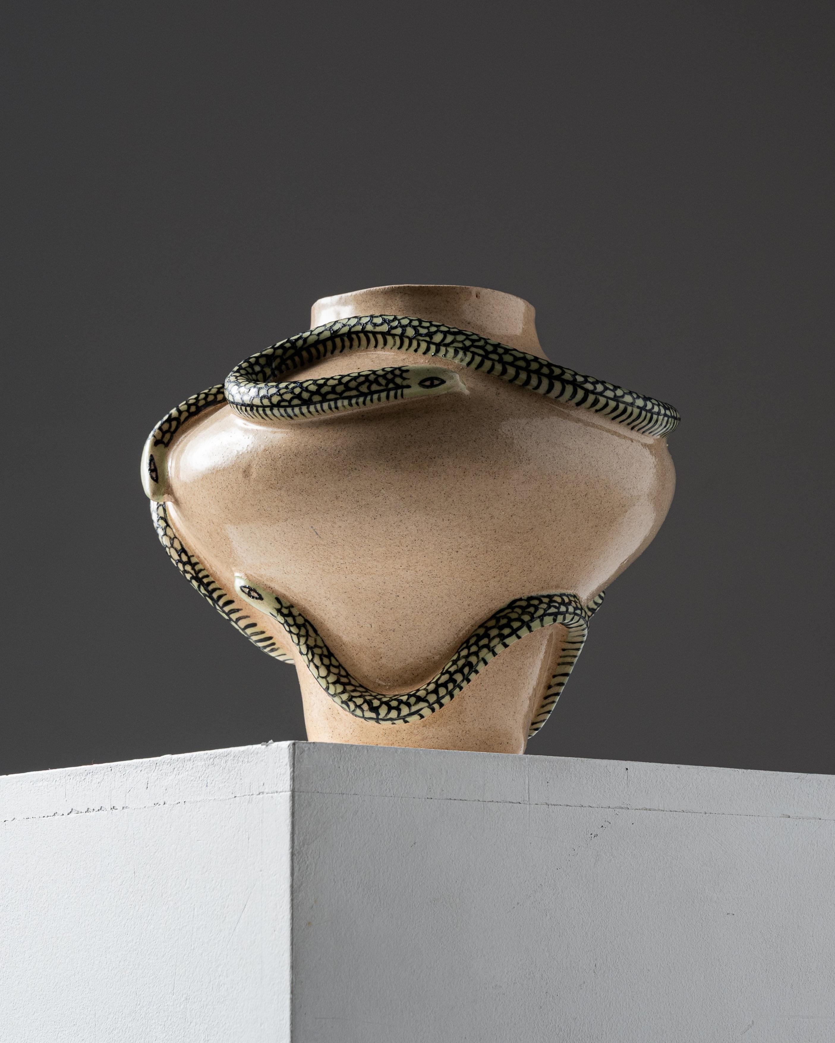 Stoneware 