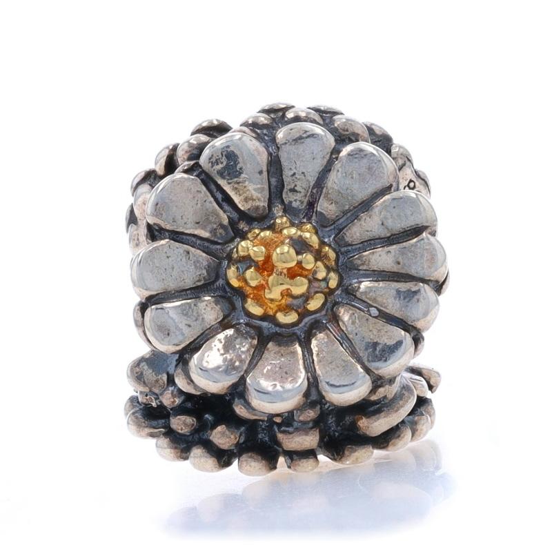 Trollbeads Daisy Charm - Fiore in Argento 925 Oro Giallo 18k 41816 Bead In condizioni ottime in vendita a Greensboro, NC
