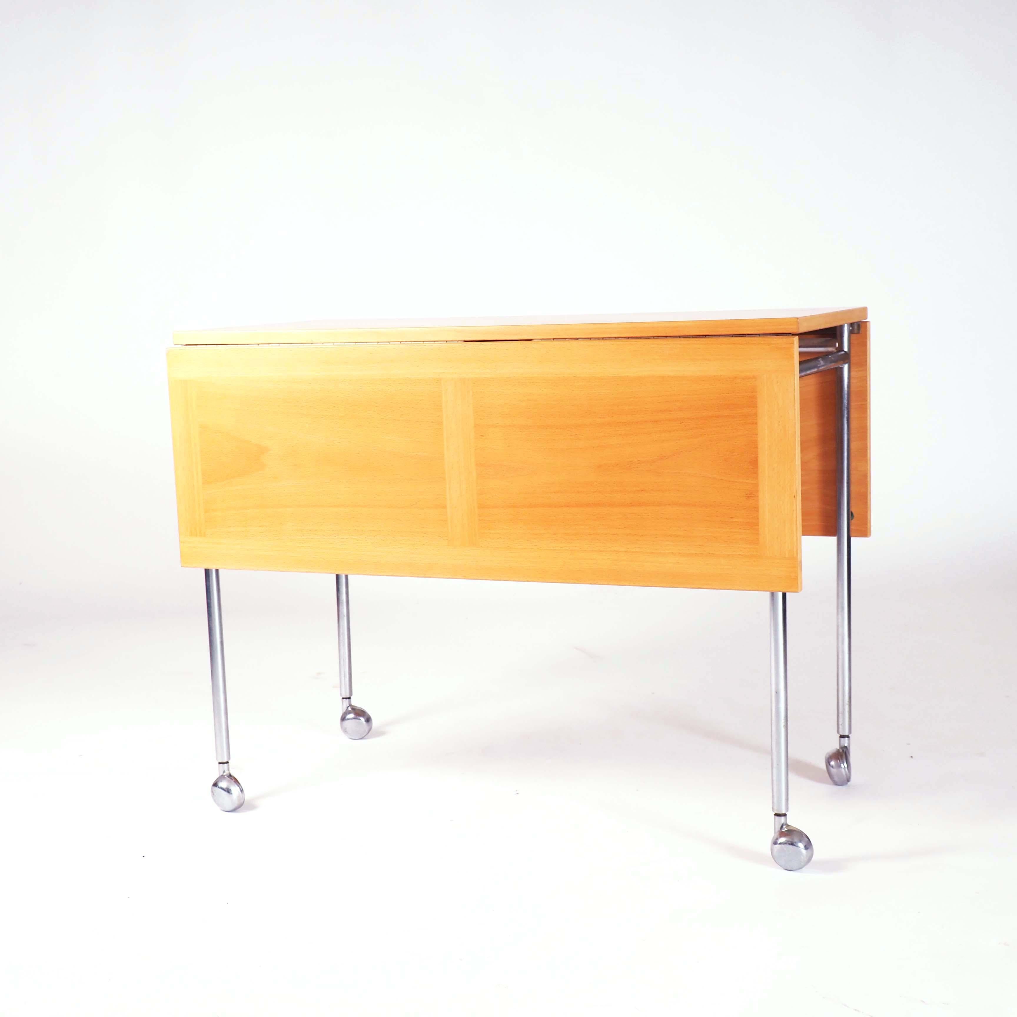Trolley in beech and chrome, designed by Bruno Mathsson, Sweden For Sale 3