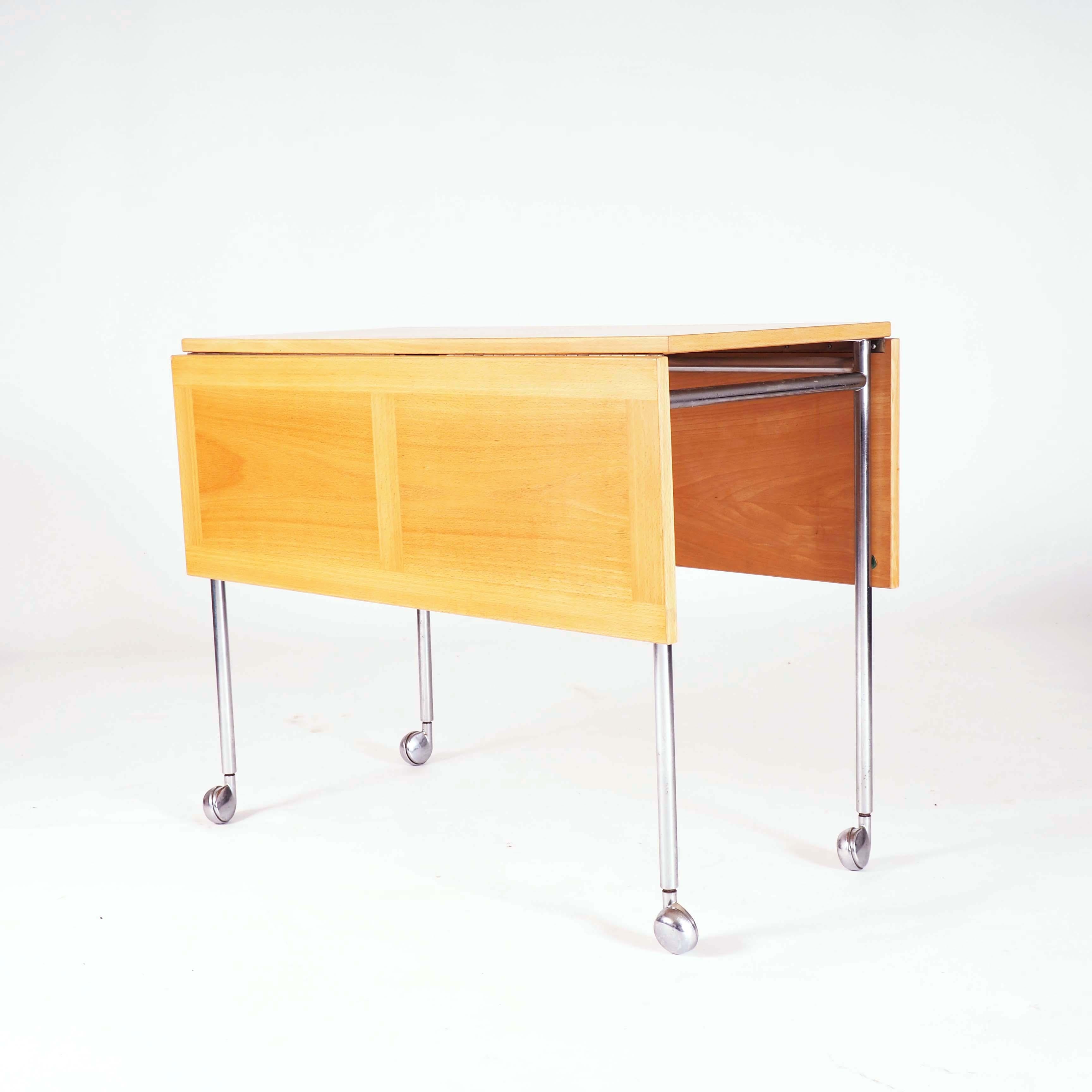 Scandinavian Modern Trolley in beech and chrome, designed by Bruno Mathsson, Sweden For Sale