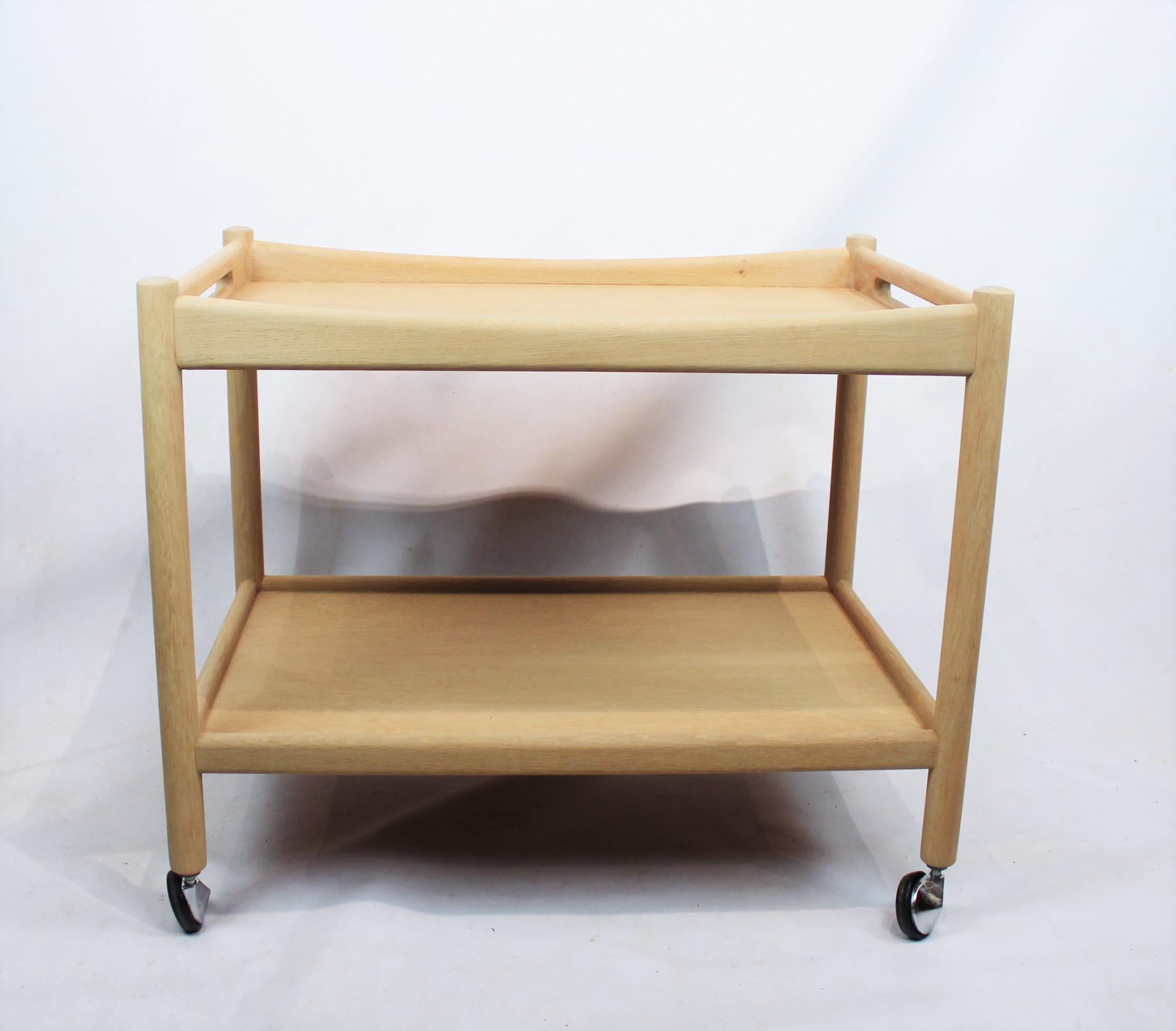 Trolley table of soap treated oak designed by Hans J. Wegner and manufactured by Andreas Tuck in the 1960s. The table is in great vintage condition.