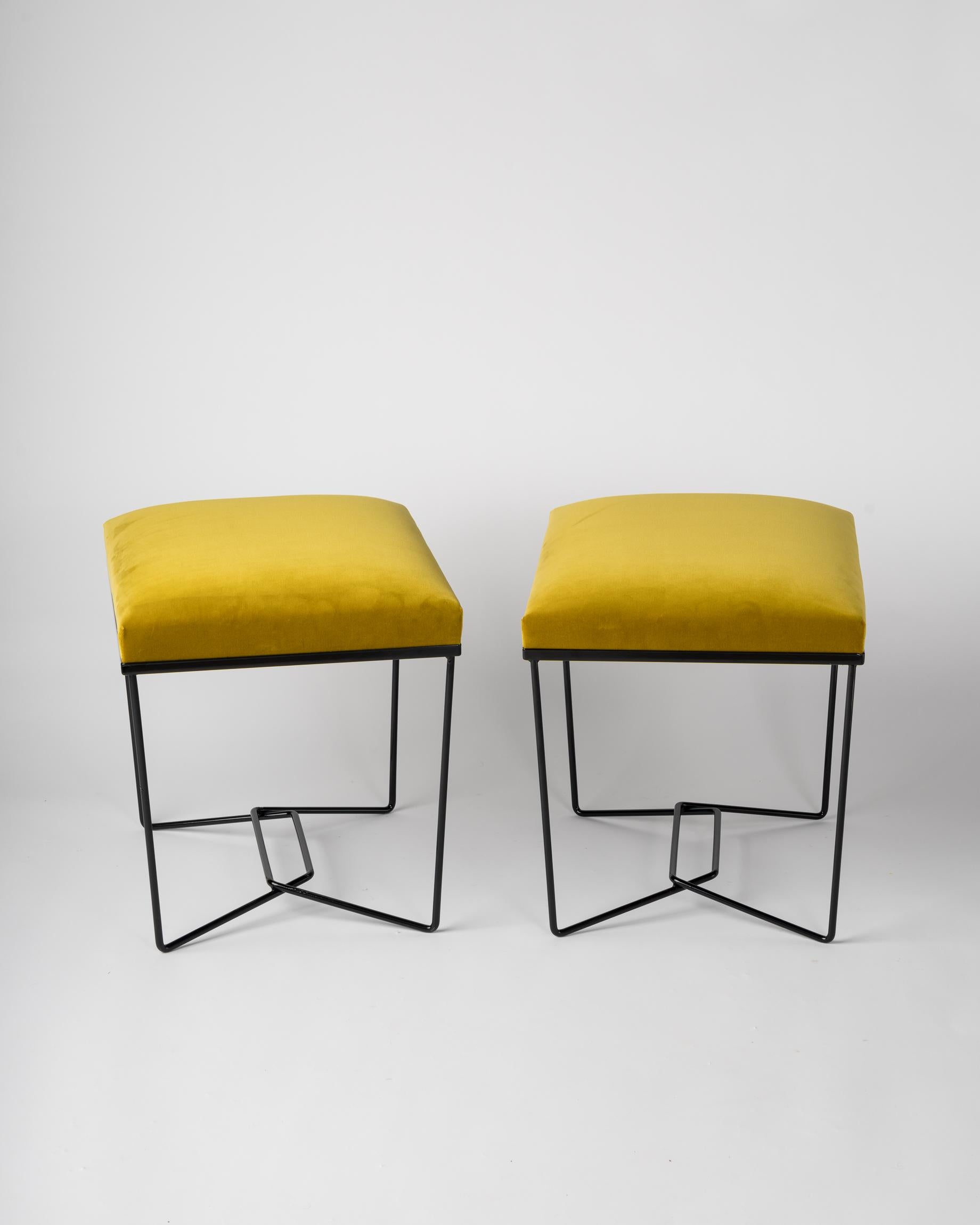 Bancos Trombón Esmalte Negro y Oro Antiguo by Facto Atelier Paris Francés en venta