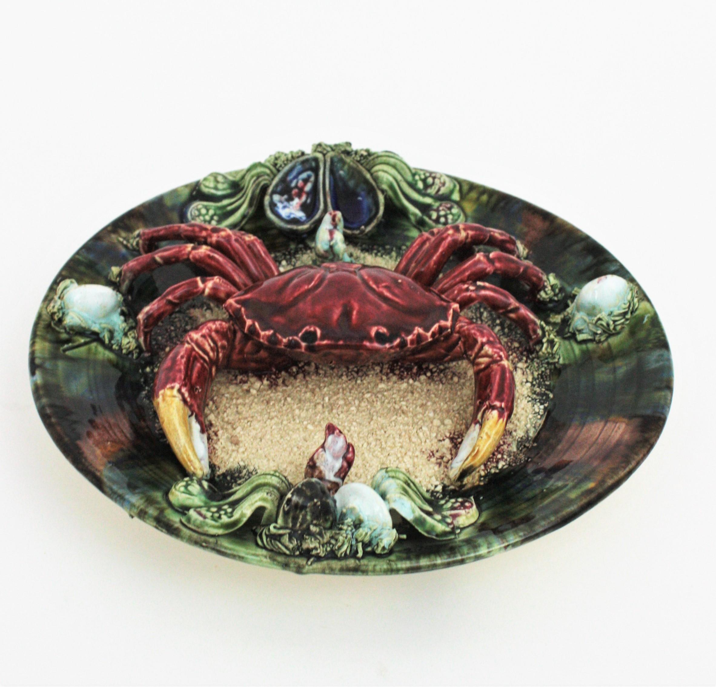 Hand-Painted Trompe L' Oeil Crab Decorative Wall Plate in Majolica Ceramic For Sale