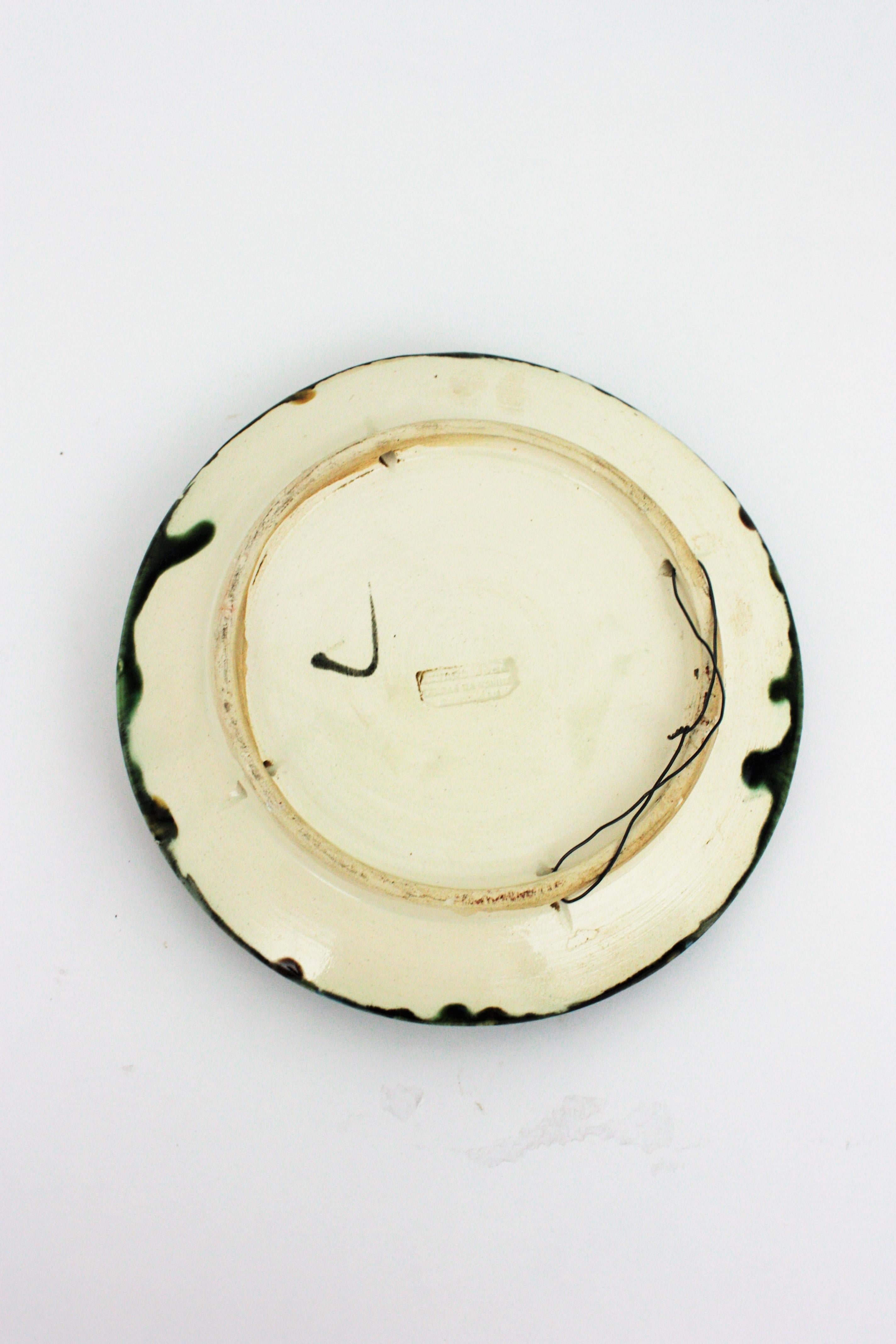 Trompe L' Oeil Crab Decorative Wall Plate in Majolica Ceramic In Good Condition For Sale In Barcelona, ES